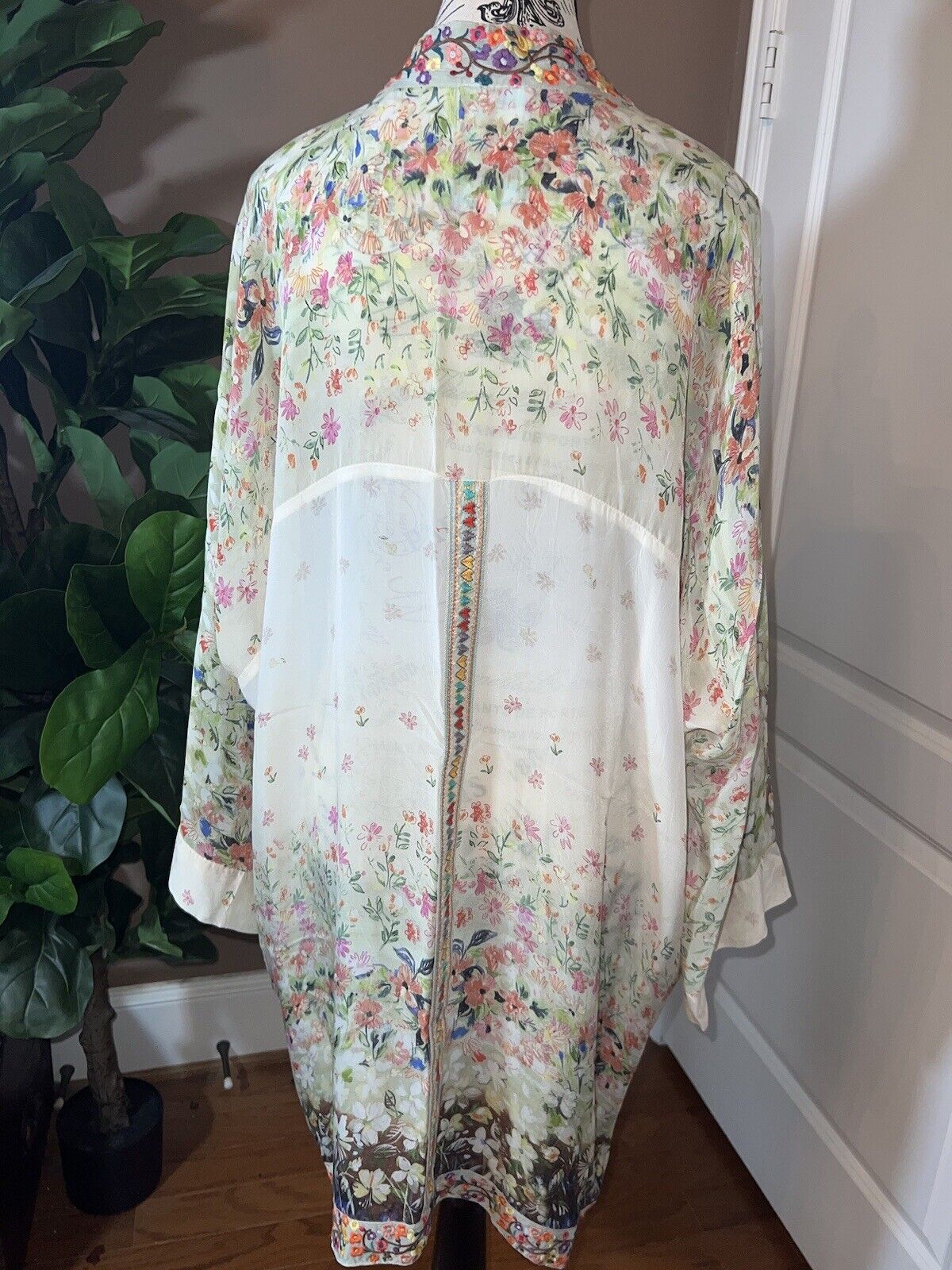 Johnny Was Silky Long Kimono Floral Ivory Pockets Embroidered Sz M Medium