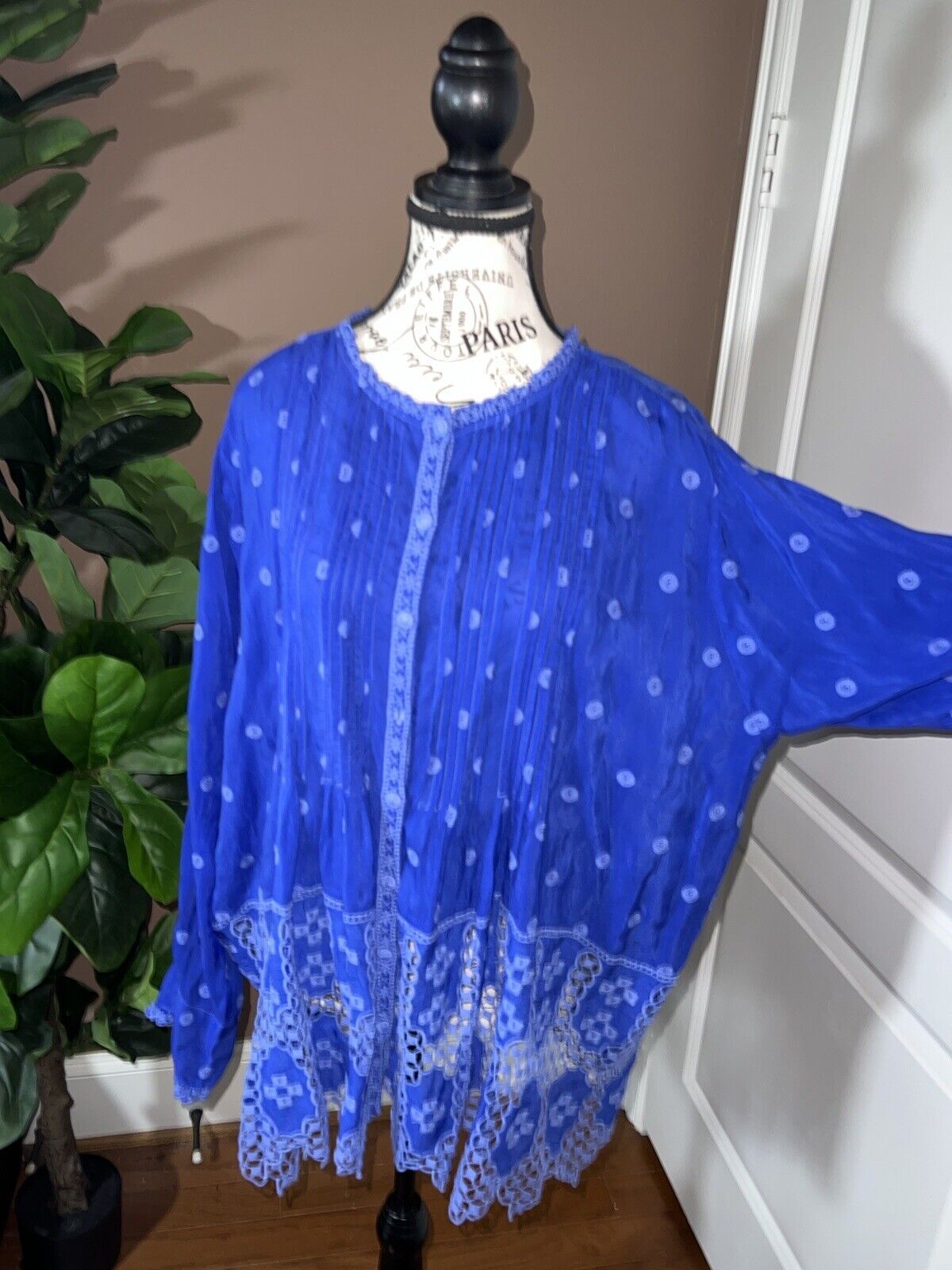 Johnny Was Sz XL Silky Cobalt Blue Tunic Top Embroidered Eyelet Lace Summer