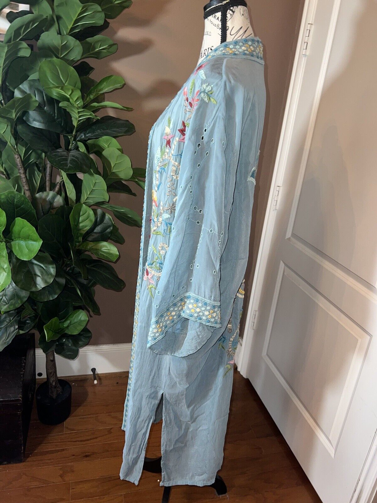 Johnny Was Silky Blue Long Kimono Duster Wrap OVERSIZED M Medium Embroidery