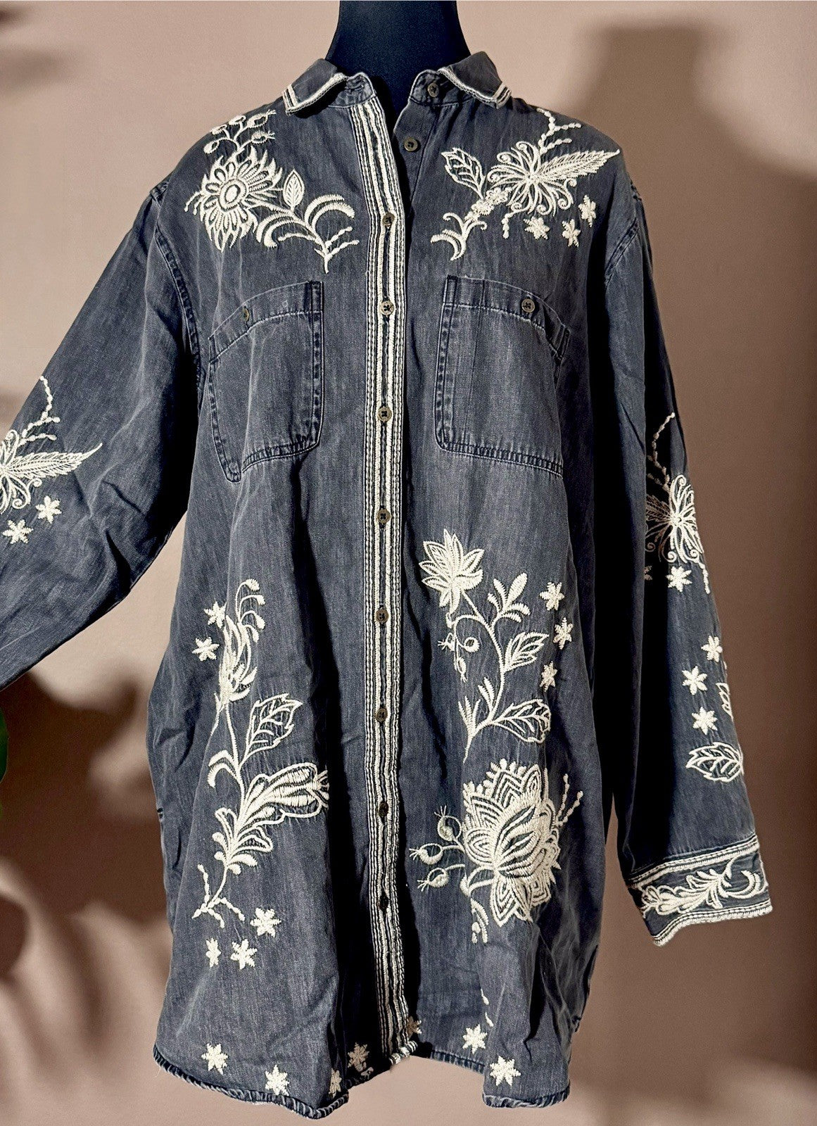 Johnny Was L Denim Chore Jacket Shacket Coat Black Grey Wash Embroidered Johnny Was