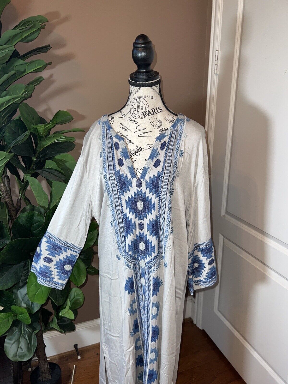 Johnny Was Sz XL Maxi Dress Cover Up Kaftan Silky Soft Light Grey/Blue/White