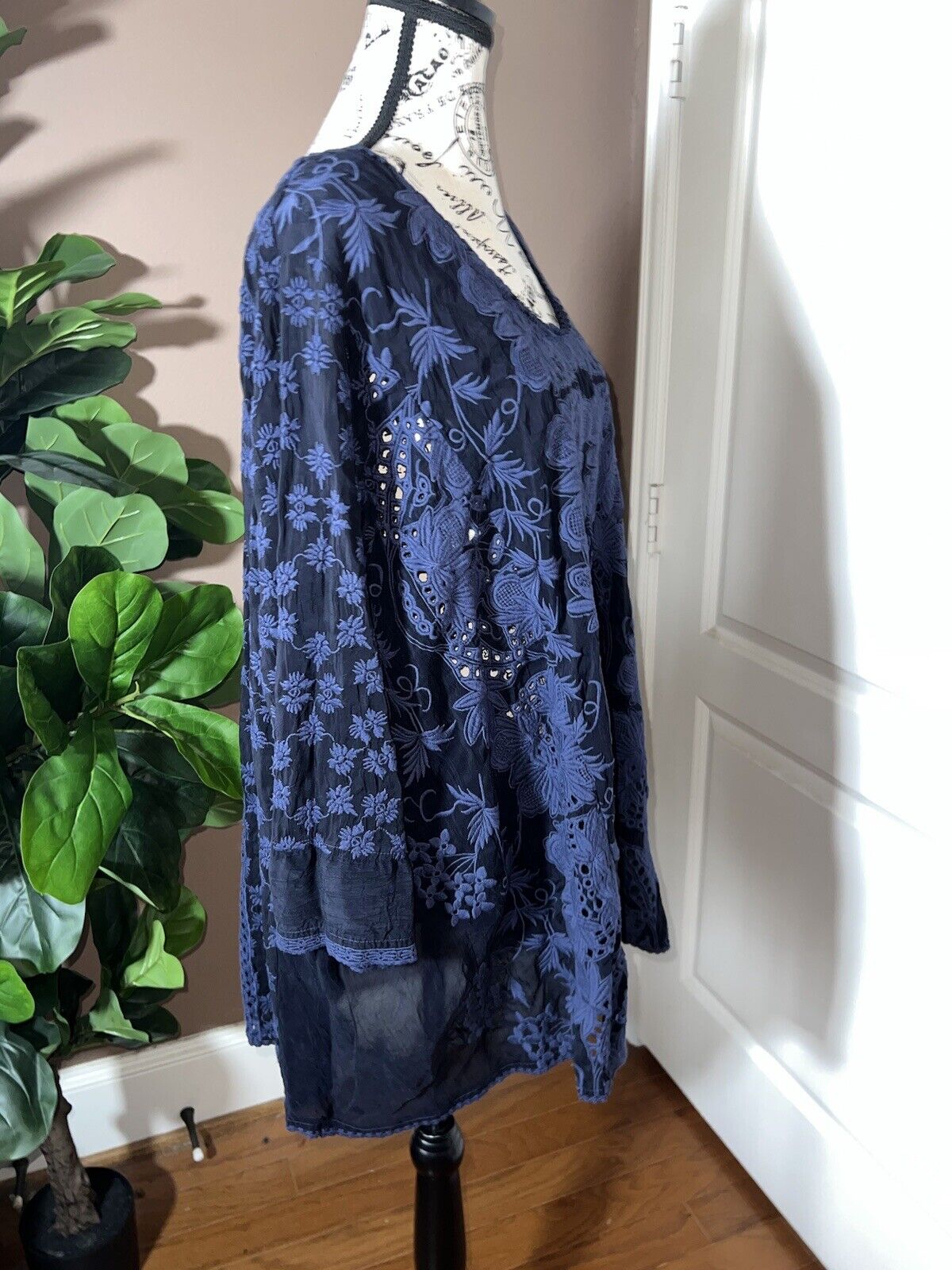 Johnny Was Sz XL Silky Navy Blue Tunic Top Tonal Eyelet Embroidery