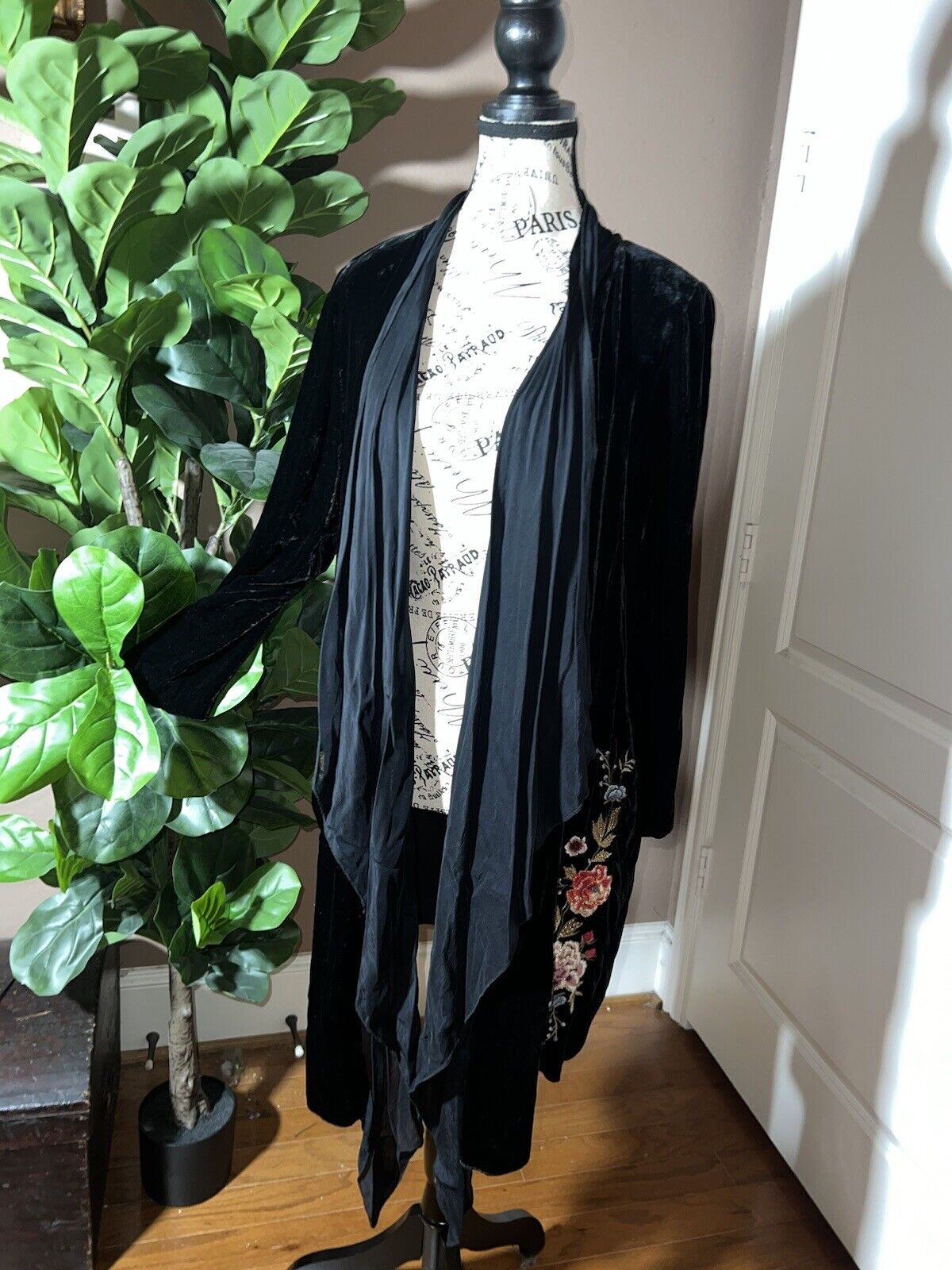 Johnny Was Black Embroidered Velvet & Silk Long Kimono Wrap Large Floral