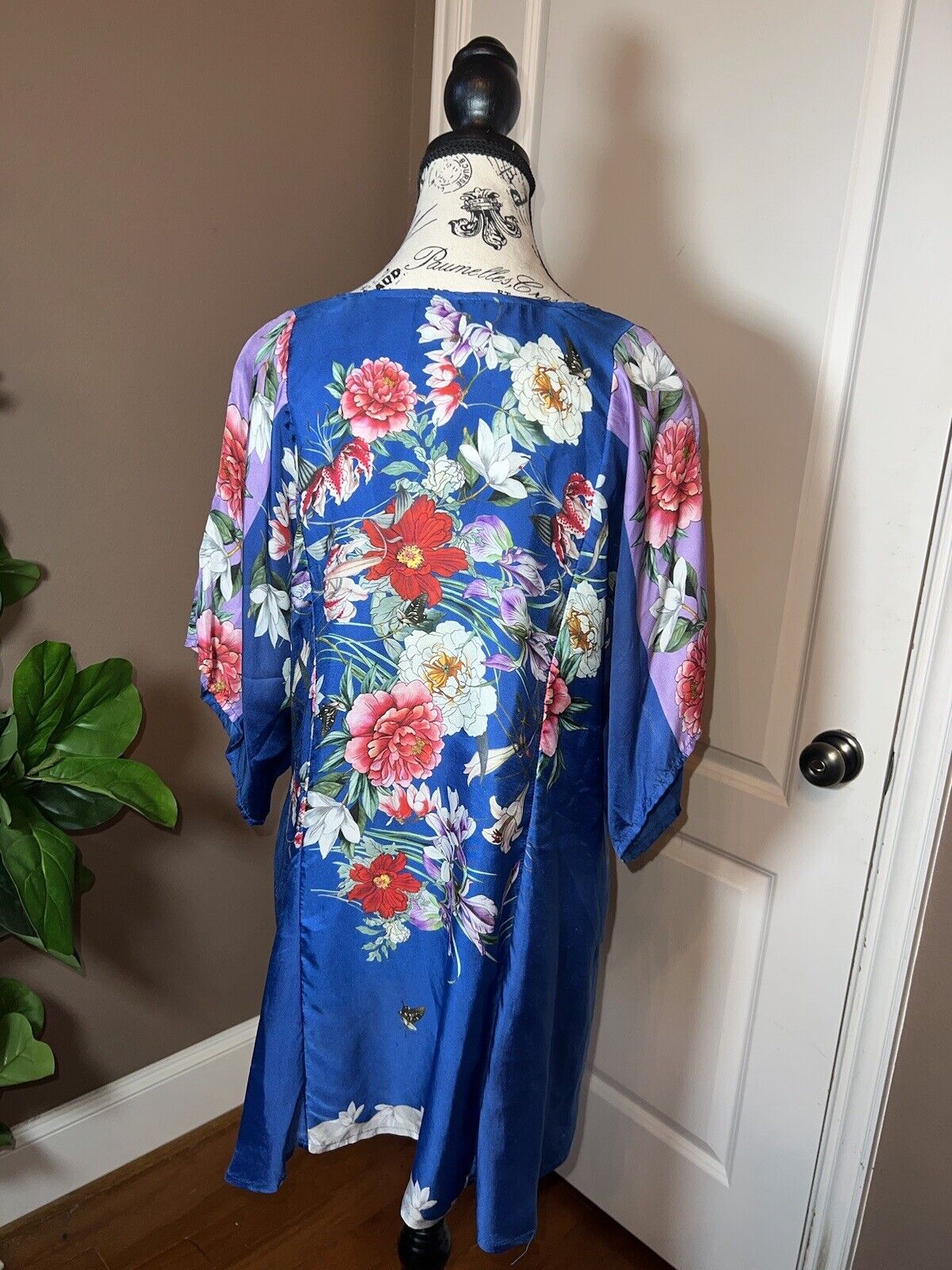 Johnny Was 100% Silk Tunic Top With Flowers & Butterflies Sz L Large Floral Blue