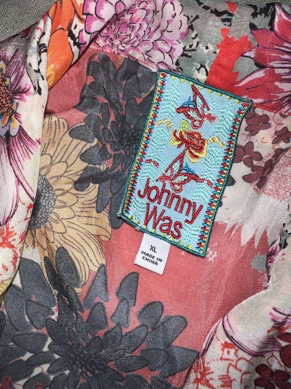 Johnny Was 100% Silk Kimono Sz XL Red & Black Floral Wrap STUNNING EMBROIDERY