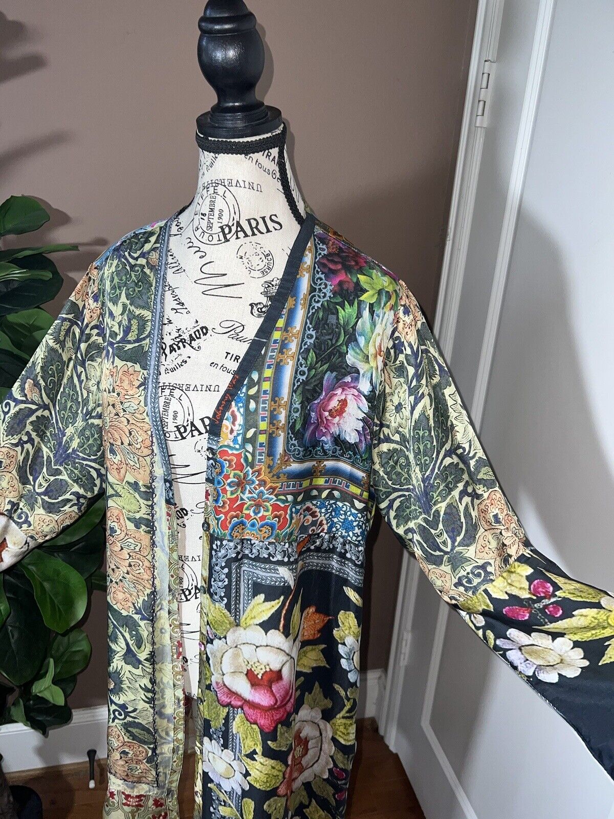 Johnny Was 100% Silk Kimono L Large Cherry Blossoms STUNNING BACK  Buttons Up