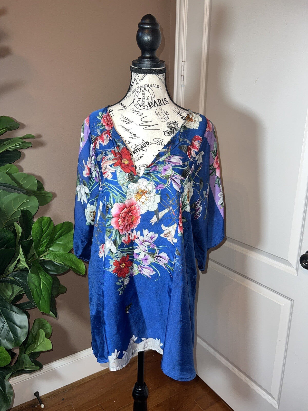 Johnny Was 100% Silk L Blue Tunic Top Cool Lightweight BOHO Flowers Butterflies Johnny Was