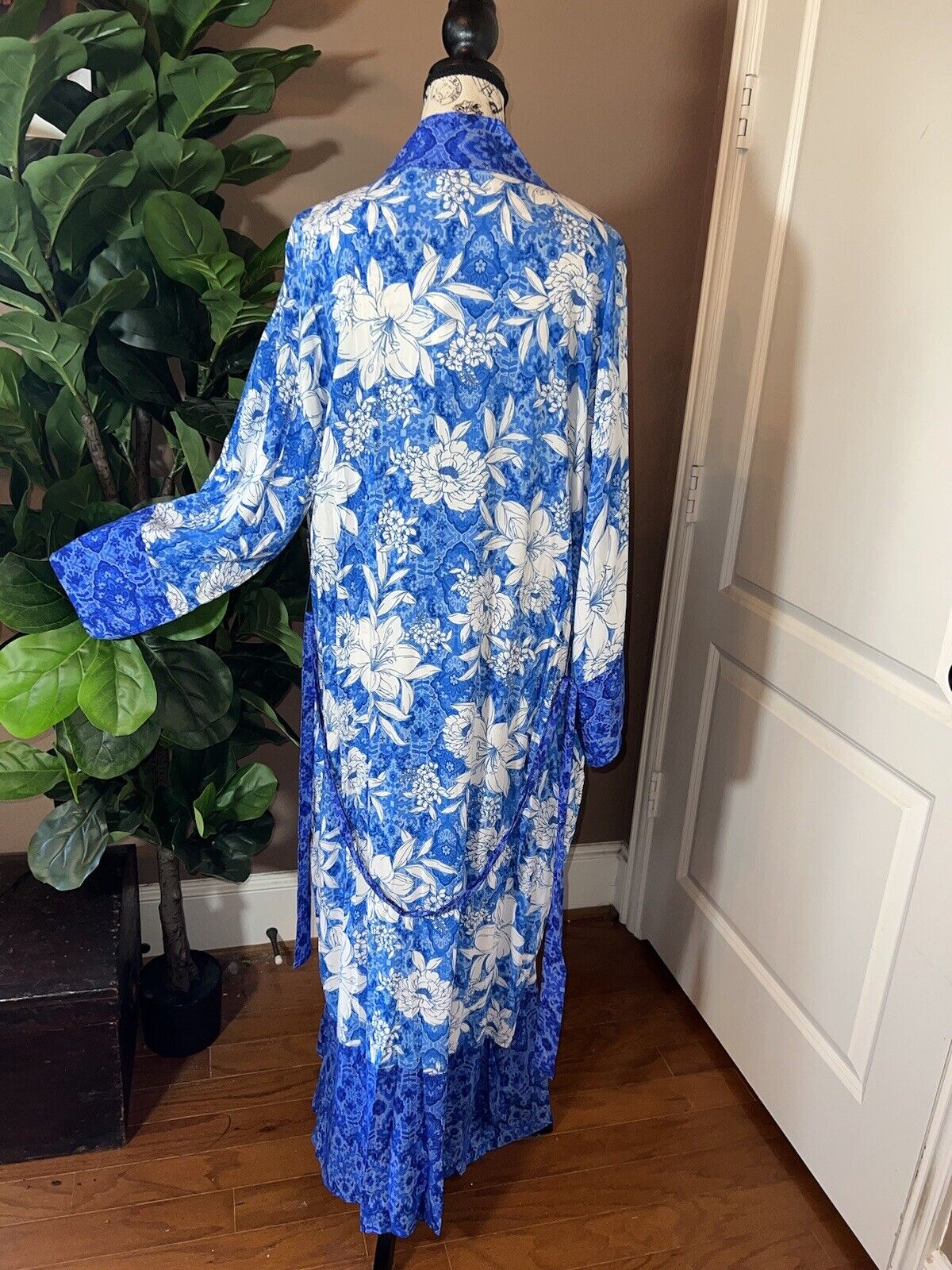 Johnny Was Sz XXL 2X Long Silky Duster Kimono BLUE & White Full Length