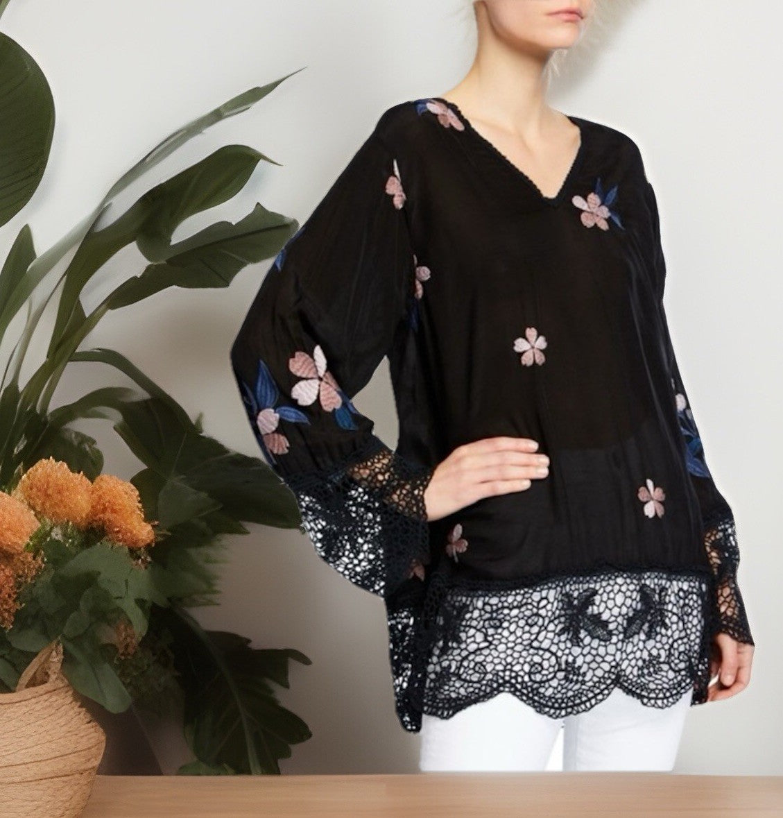 Johnny Was L Black Peasant Blouse Tunic Top Embroidered Lightweight Cool BOHO Johnny Was