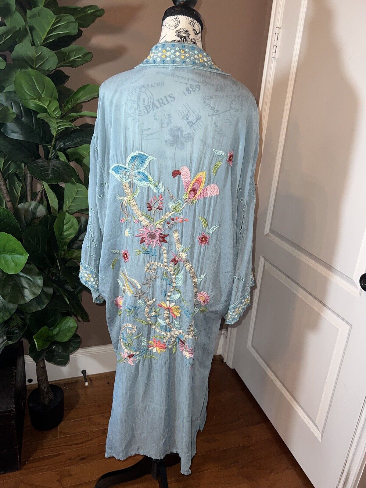 Johnny Was Silky Blue Long Kimono Duster Wrap OVERSIZED M Medium Embroidery