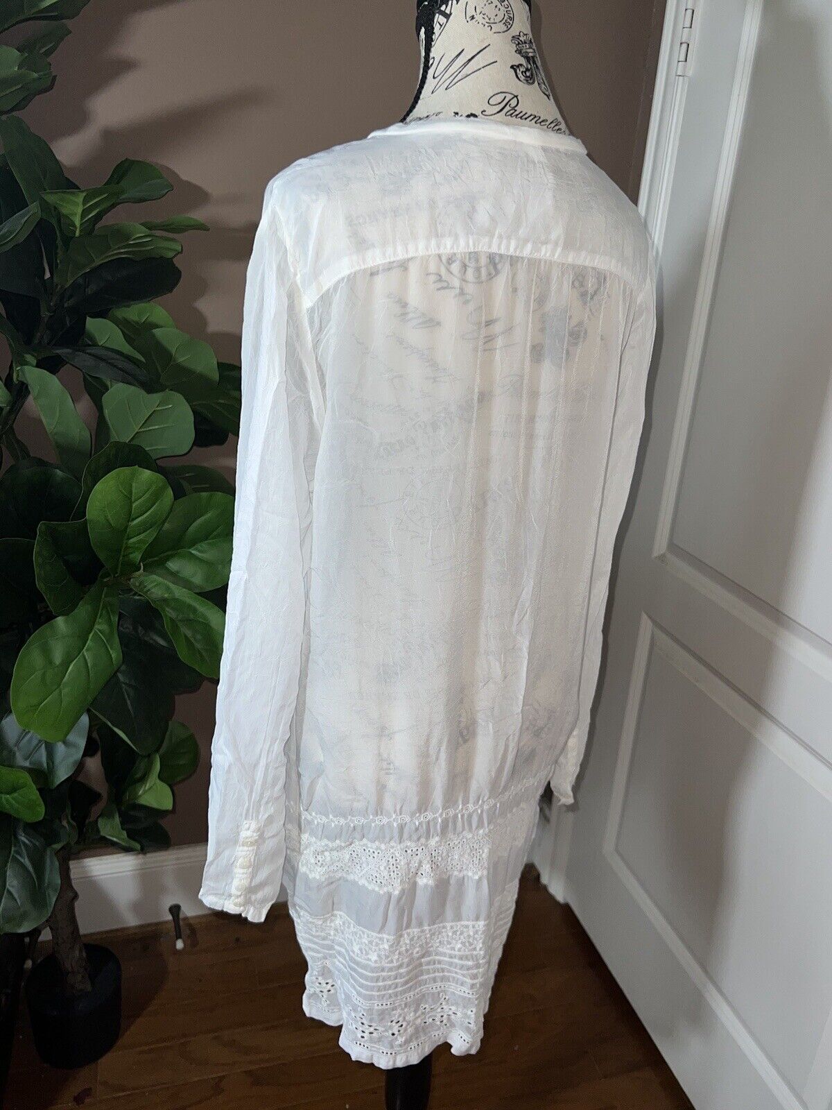 Johnny Was White Embroidered Silky Tunic Top Mini Dress M Medium Vintage Classic