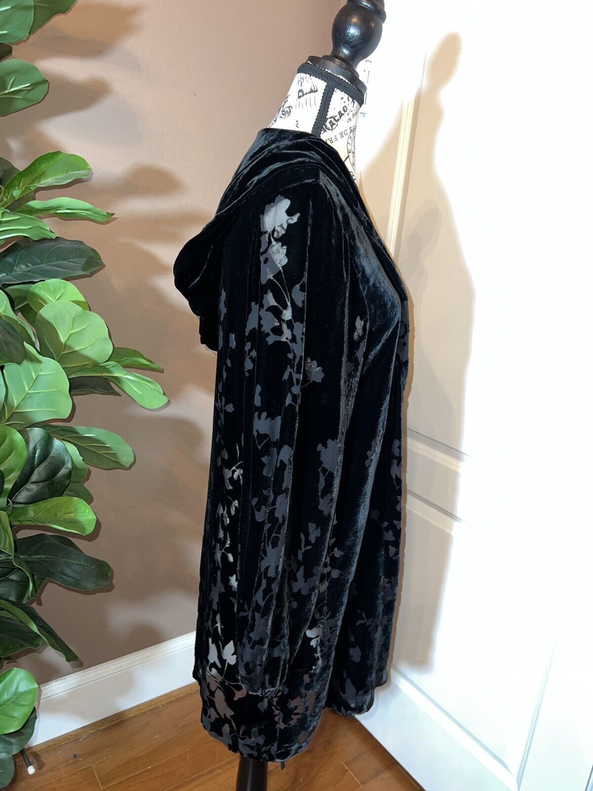 Johnny Was Black Burnout Velvet Sz L Large Luxurious Wrap Kimono Hoodie