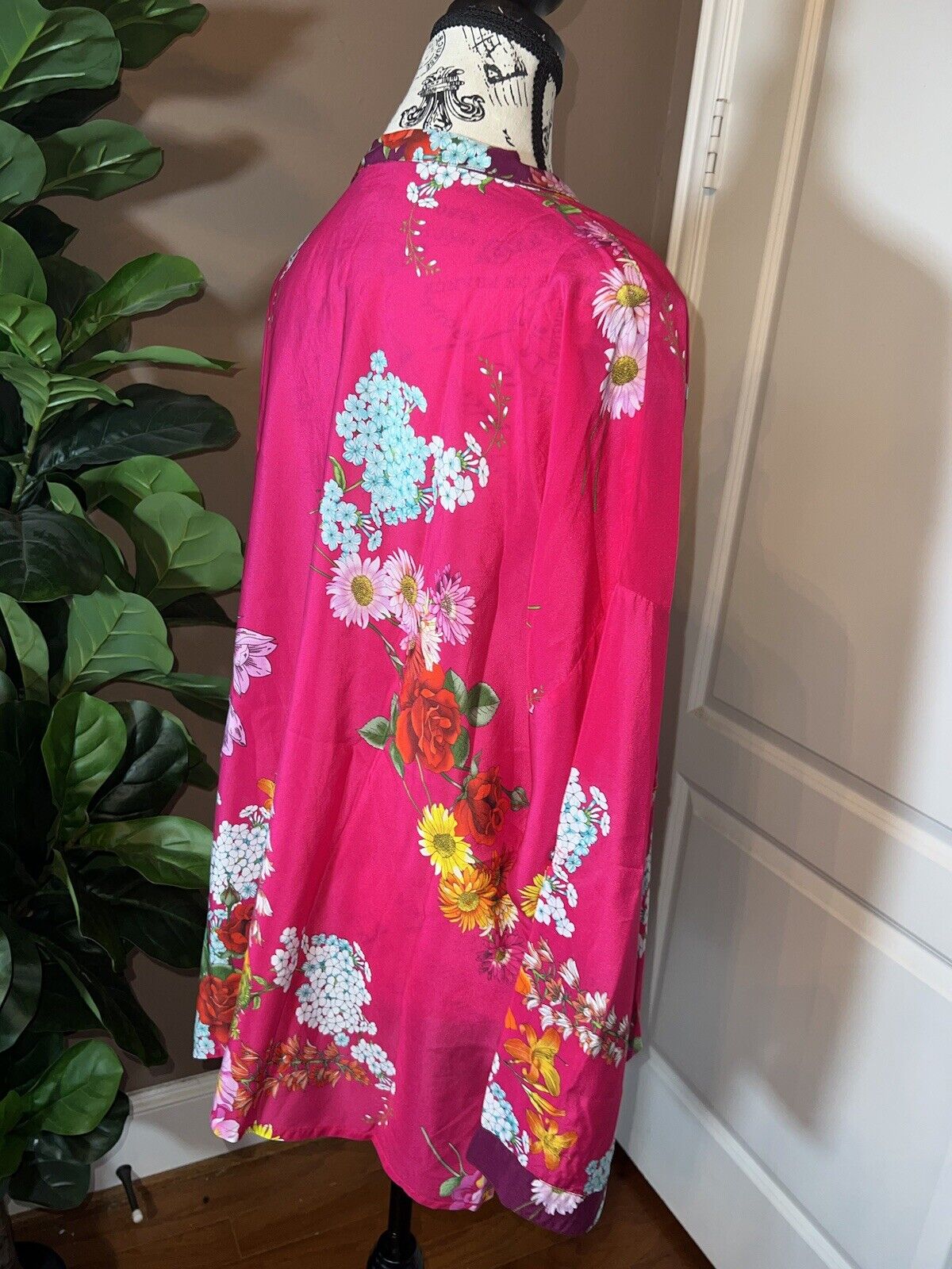 100% Silk Johnny Was Button Up Tunic Top XXL 2X Hot Barbie Pink Floral