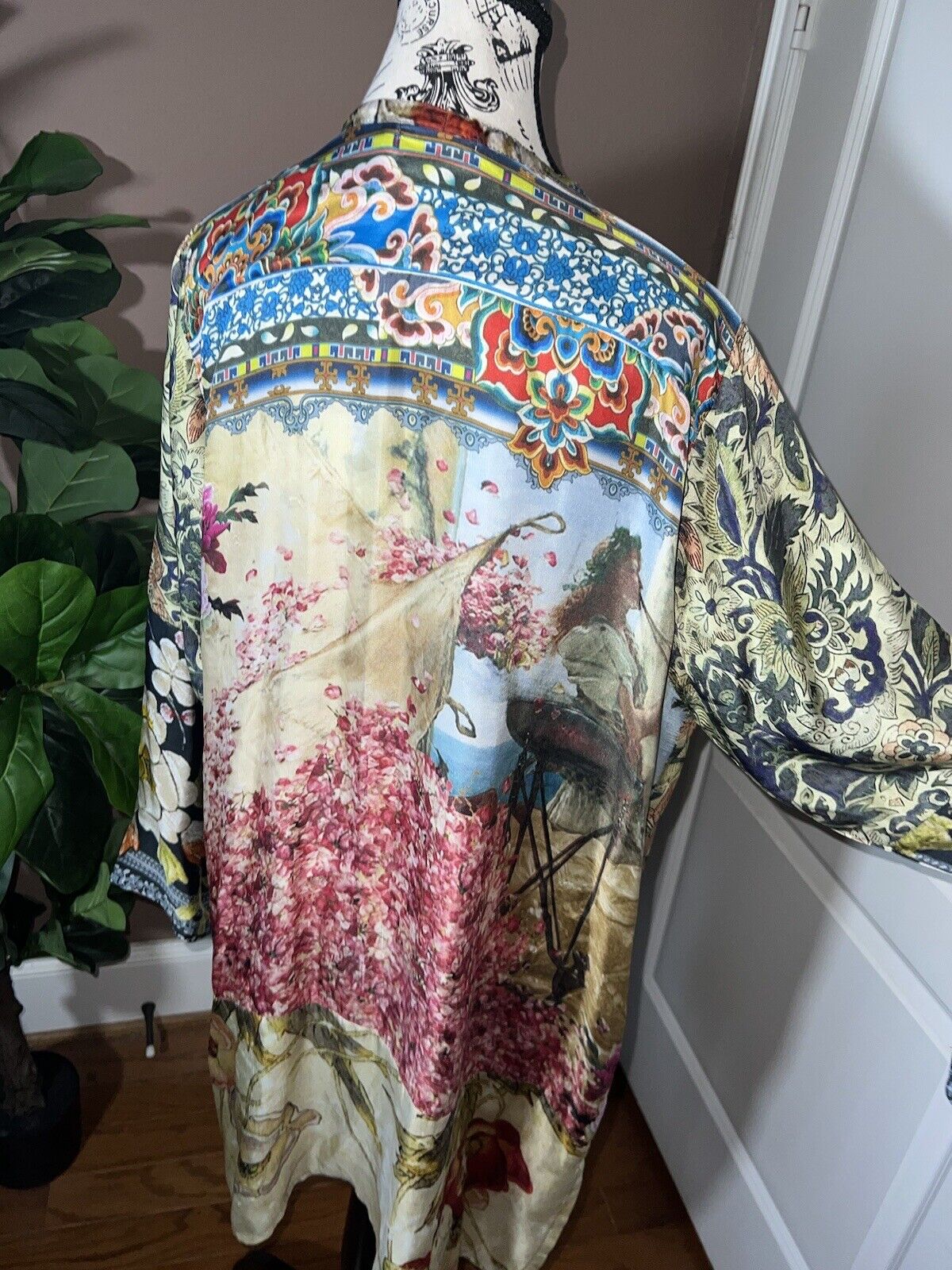 Johnny Was 100% Silk Kimono L Large Cherry Blossoms STUNNING BACK  Buttons Up