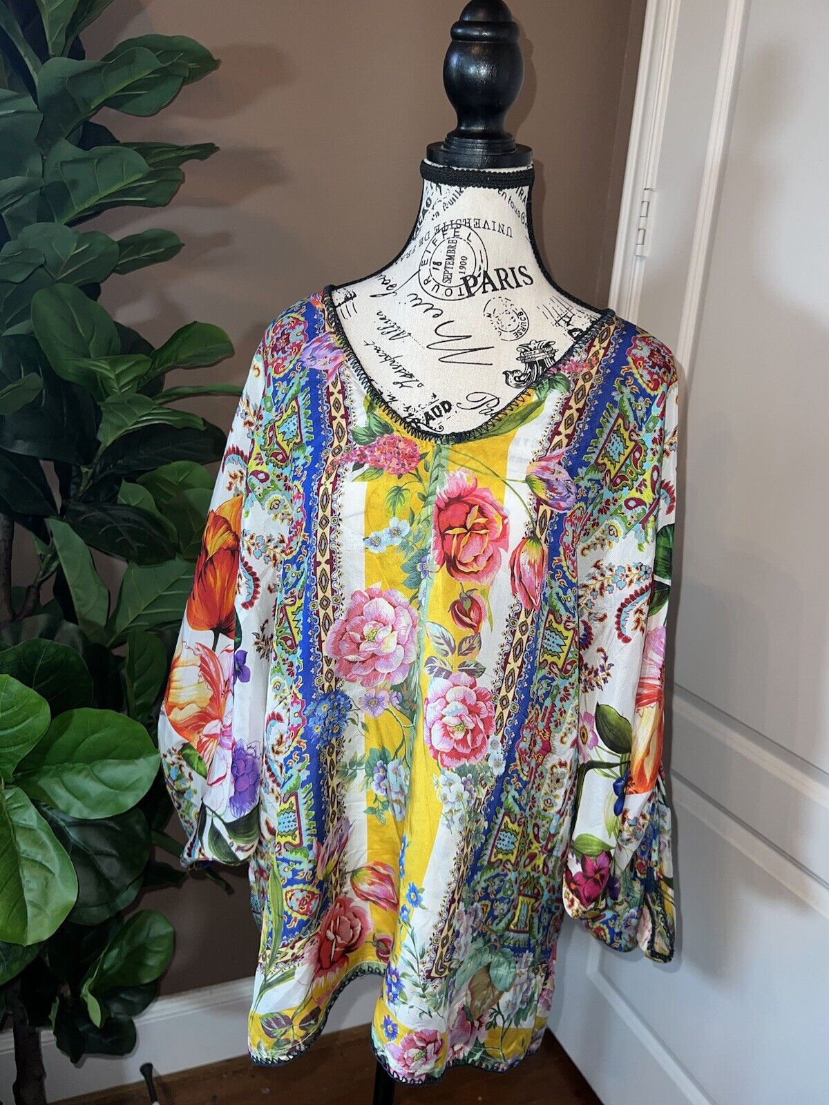 Johnny Was 100% Silk Tunic Top Embroidered Hem Butterfly L Large Floral