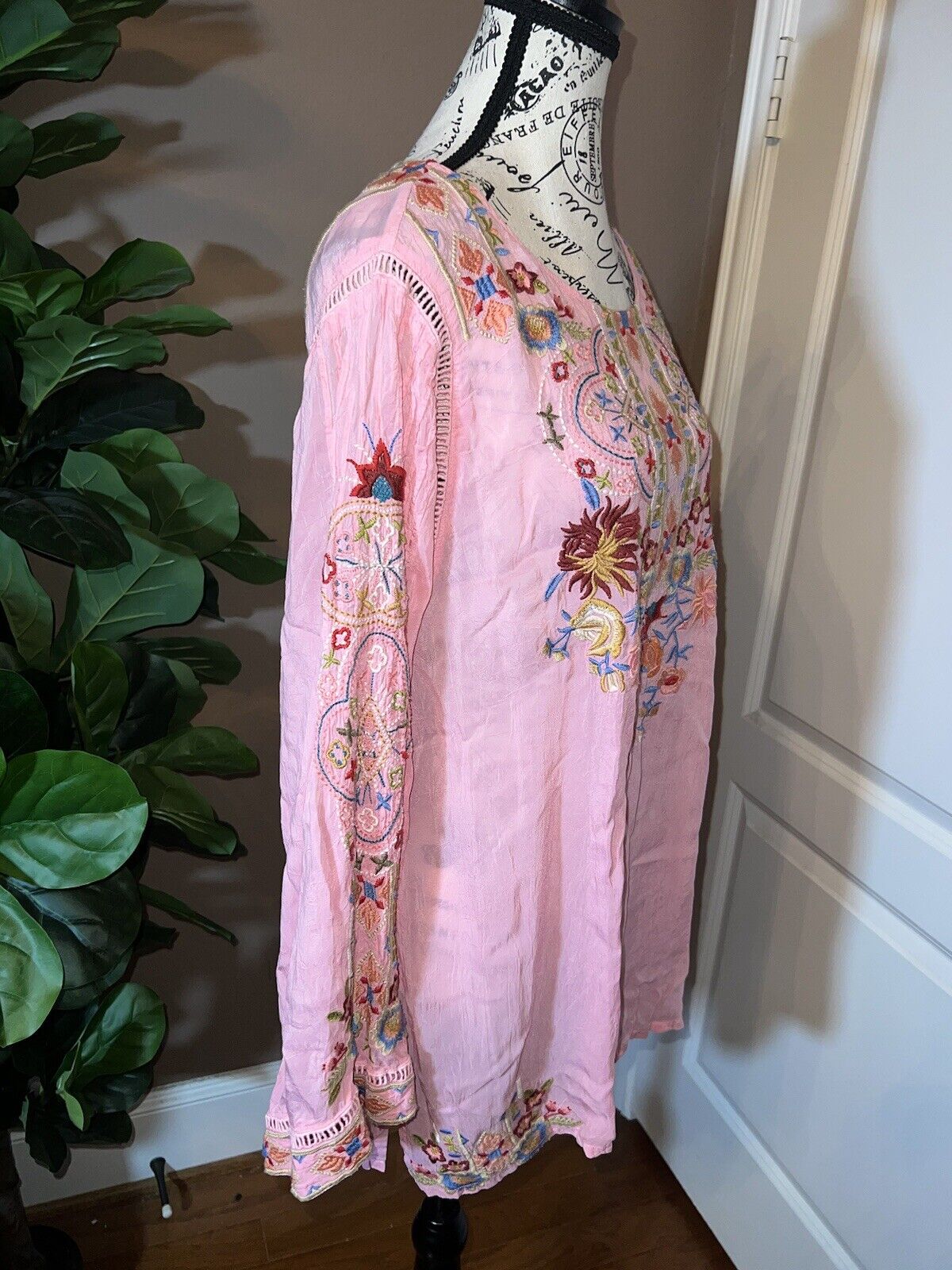 Johnny Was Silky Pink Sz L Large Tunic Top Embroidered Kimono Sleeves