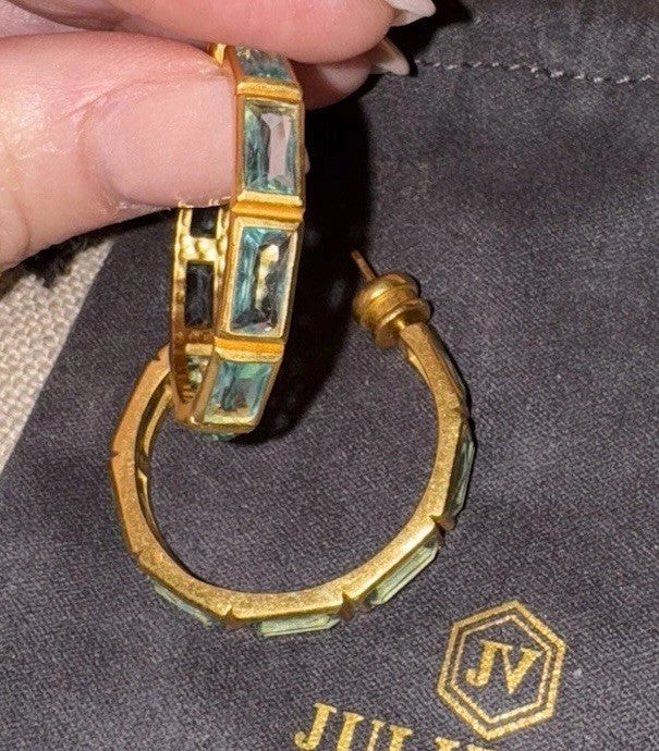 8869685