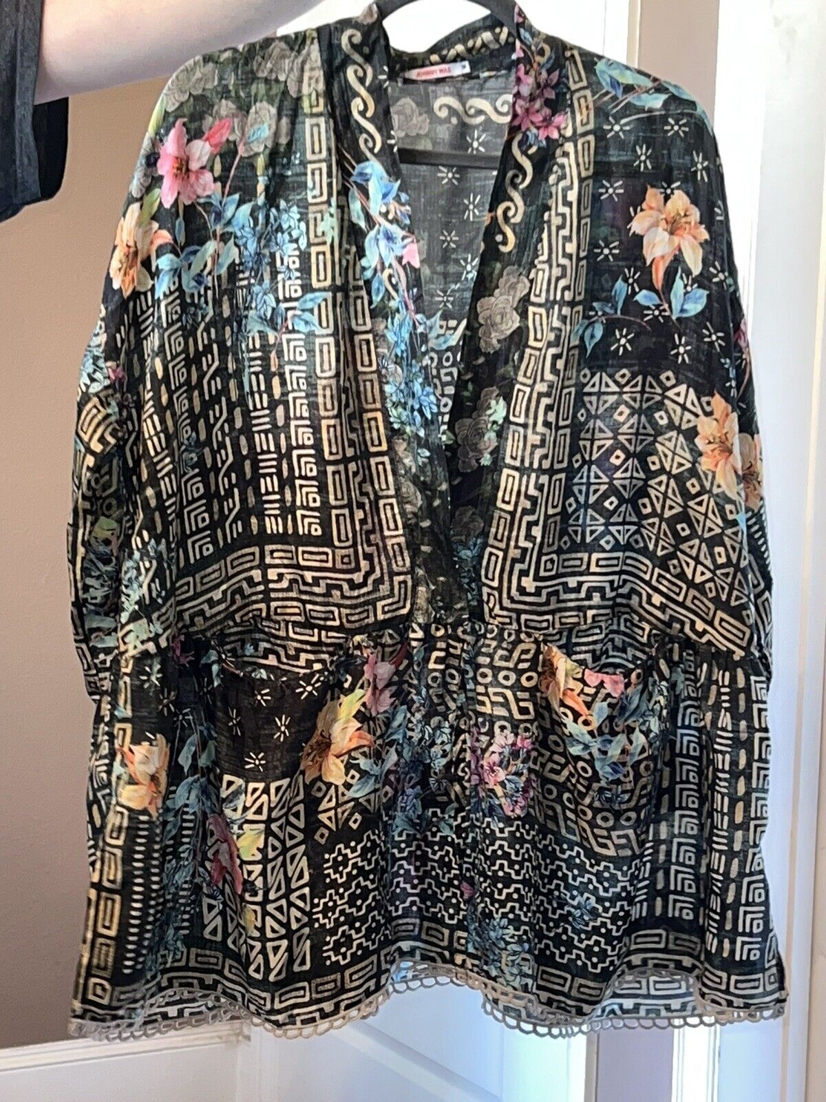 Johnny Was 100% Silk Kimono Sz M Tunic Top Black Floral Wrap