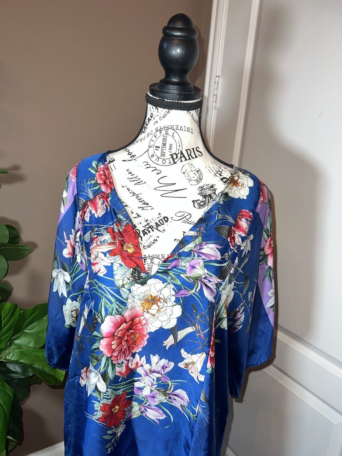 Johnny Was 100% Silk Tunic Top With Flowers & Butterflies Sz L Large Floral Blue