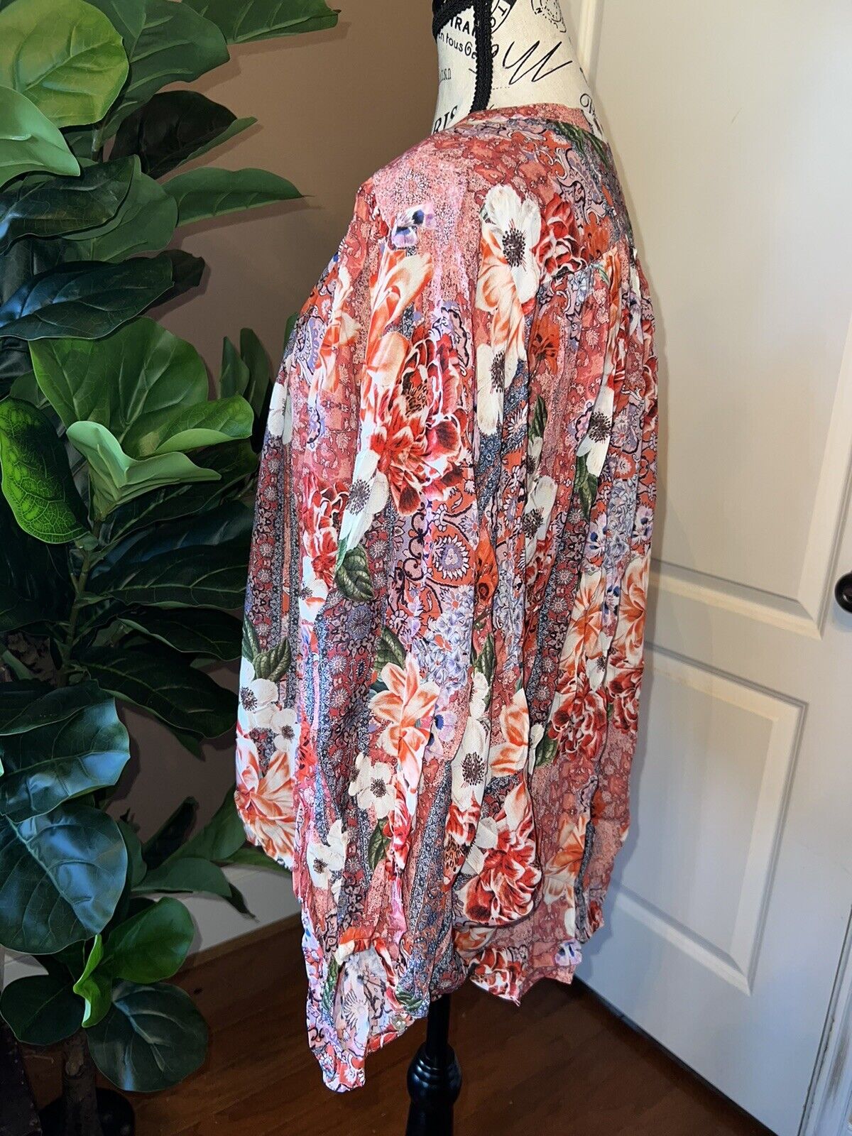 Johnny Was Sz L Large Silky Top Blouse W/ Batwing Kimono Sleeves