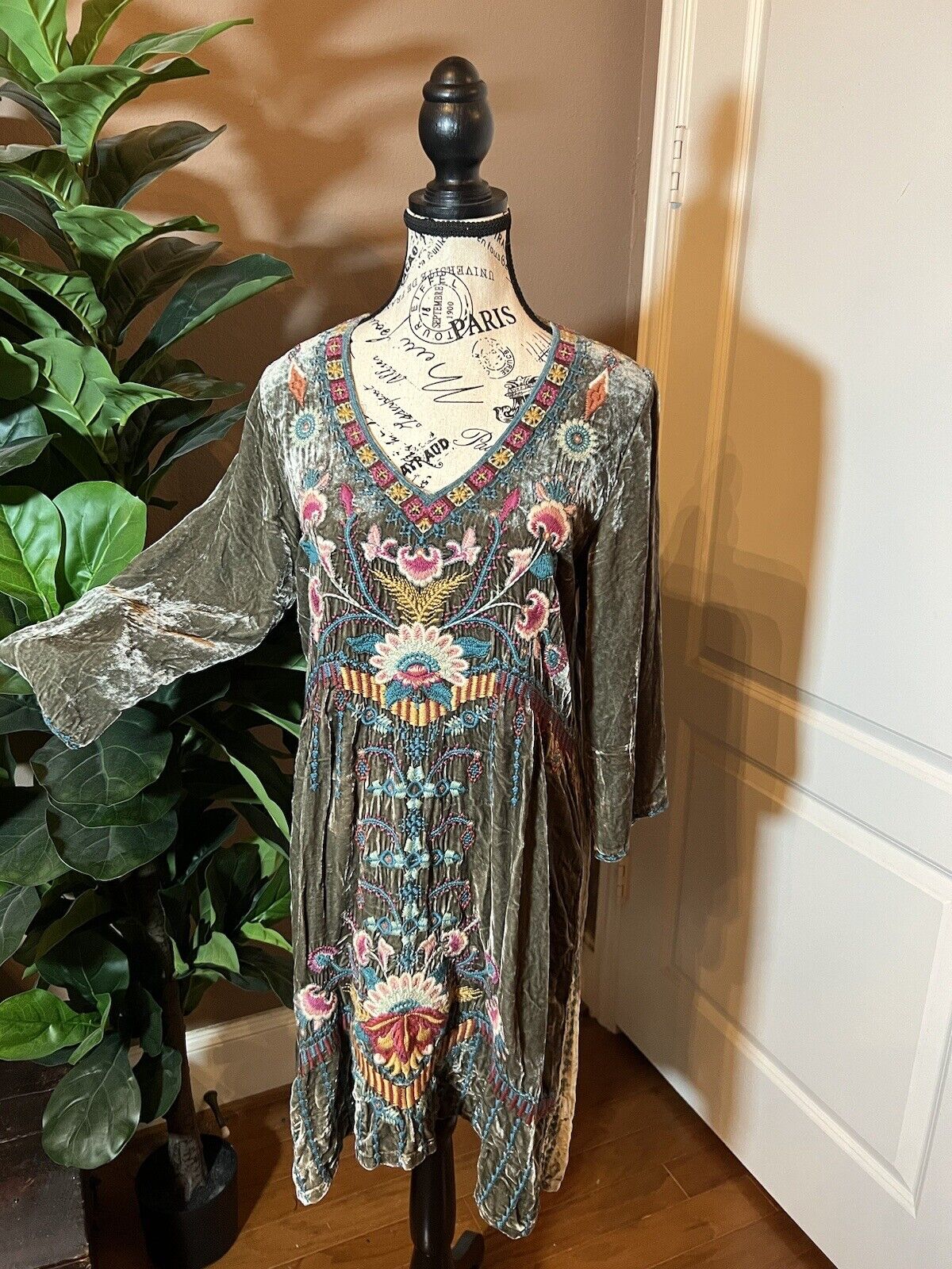 Johnny Was M Medium Grey Velvet Kimono Tunic Mini Dress STUNNING Embroidery