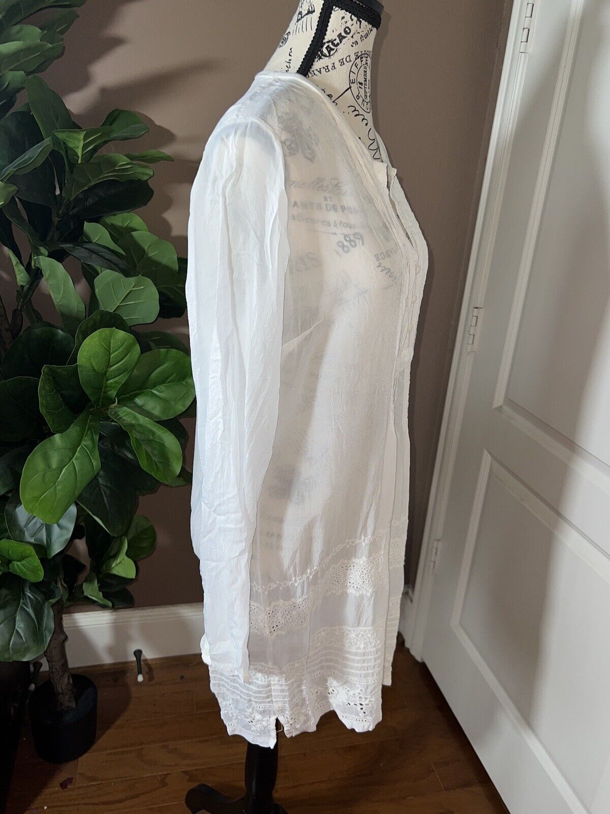 Johnny Was White Embroidered Silky Tunic Top Mini Dress M Medium Vintage Classic