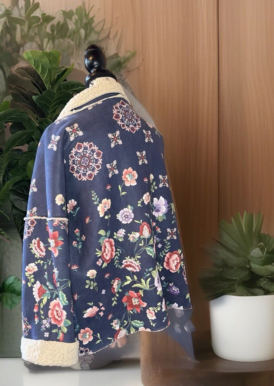 Johnny Was L Navy Blue Coat Jacket Faux Suede & Shearling Oversized Floral Johnny Was Pete & Greta