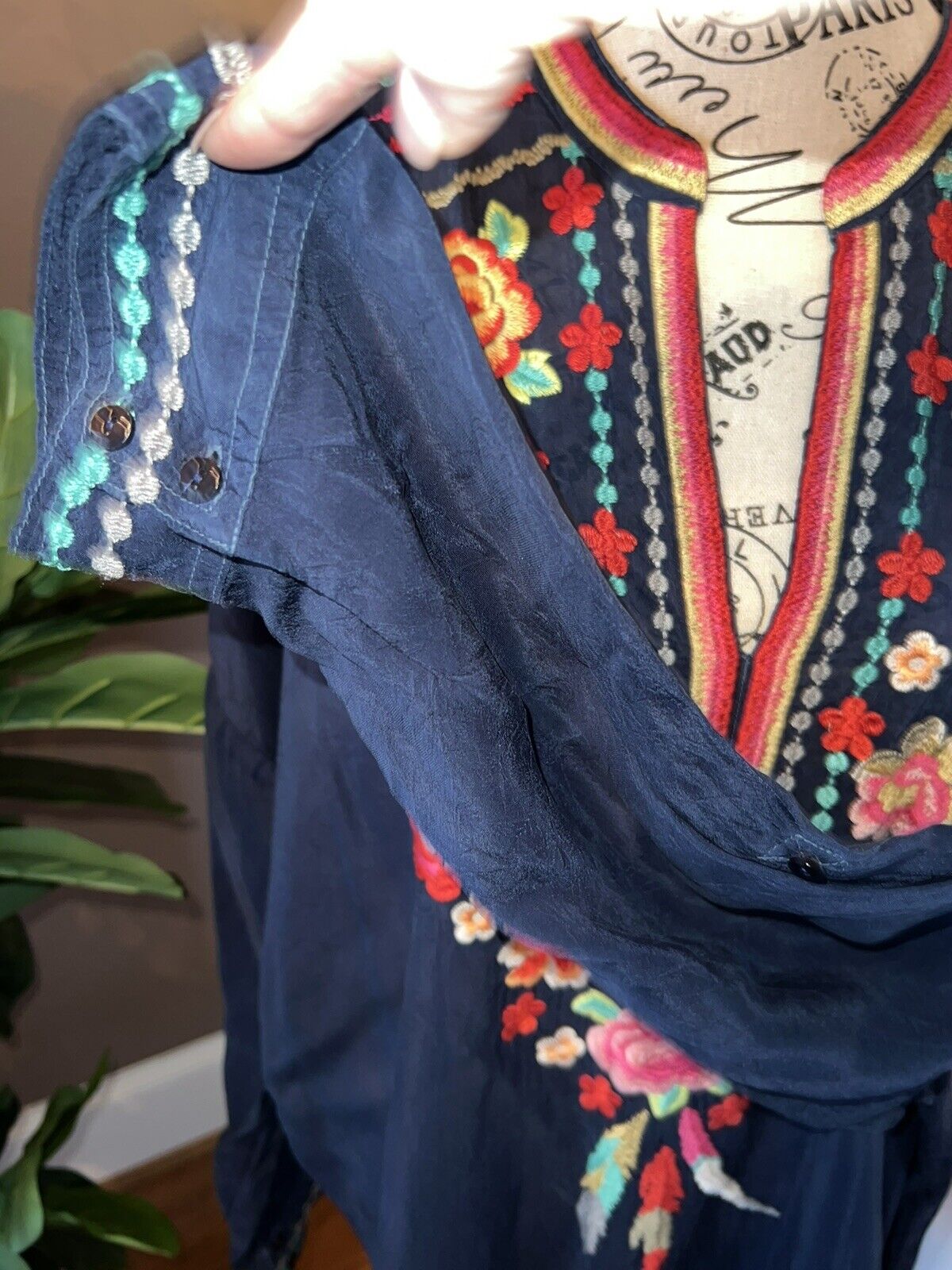 Johnny Was Sz L Large Heavily Embroidered Silky Navy Tunic Top Kimono Sleeve