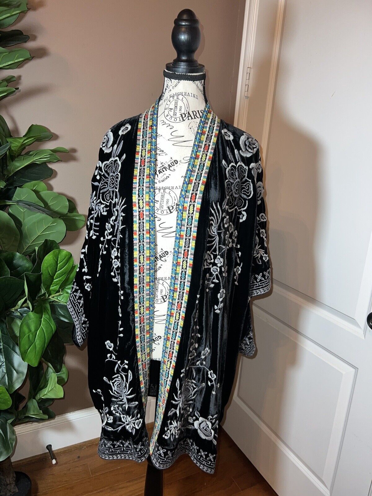 Johnny Was Black Velvet L Large Oversized Embroidered Wrap Duster Kimono