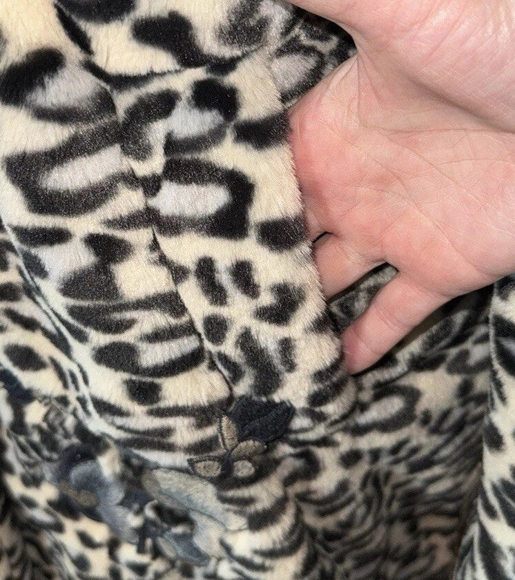 Johnny Was S Soft Blue & White Leopard Faux Fur Coat Jacket Wrap Silk Lining Johnny Was