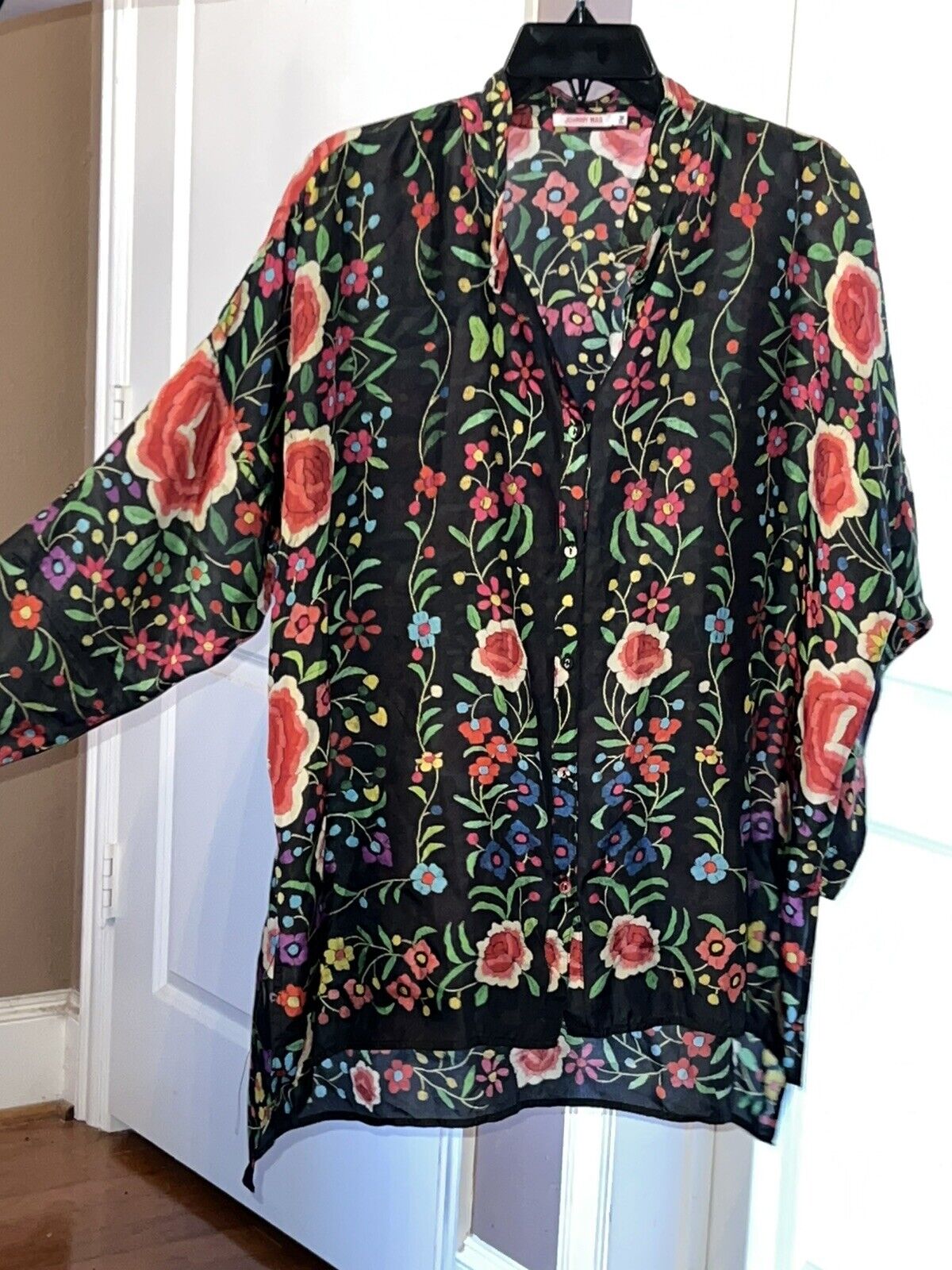 Silk Johnny Was Tunic Top M petite Medium 100% Silk Soft & Flowy Floral