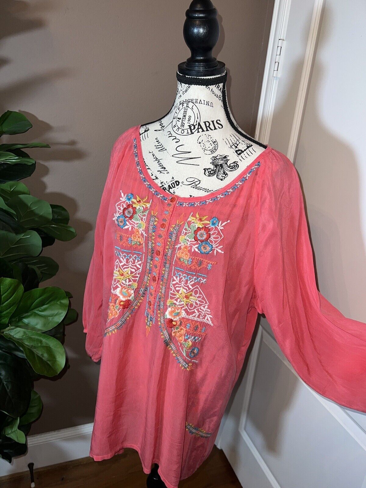 Johnny Was Sz XL Silky Soft Barbie Hot Pink Tunic Top Floral Embroidery SPRING