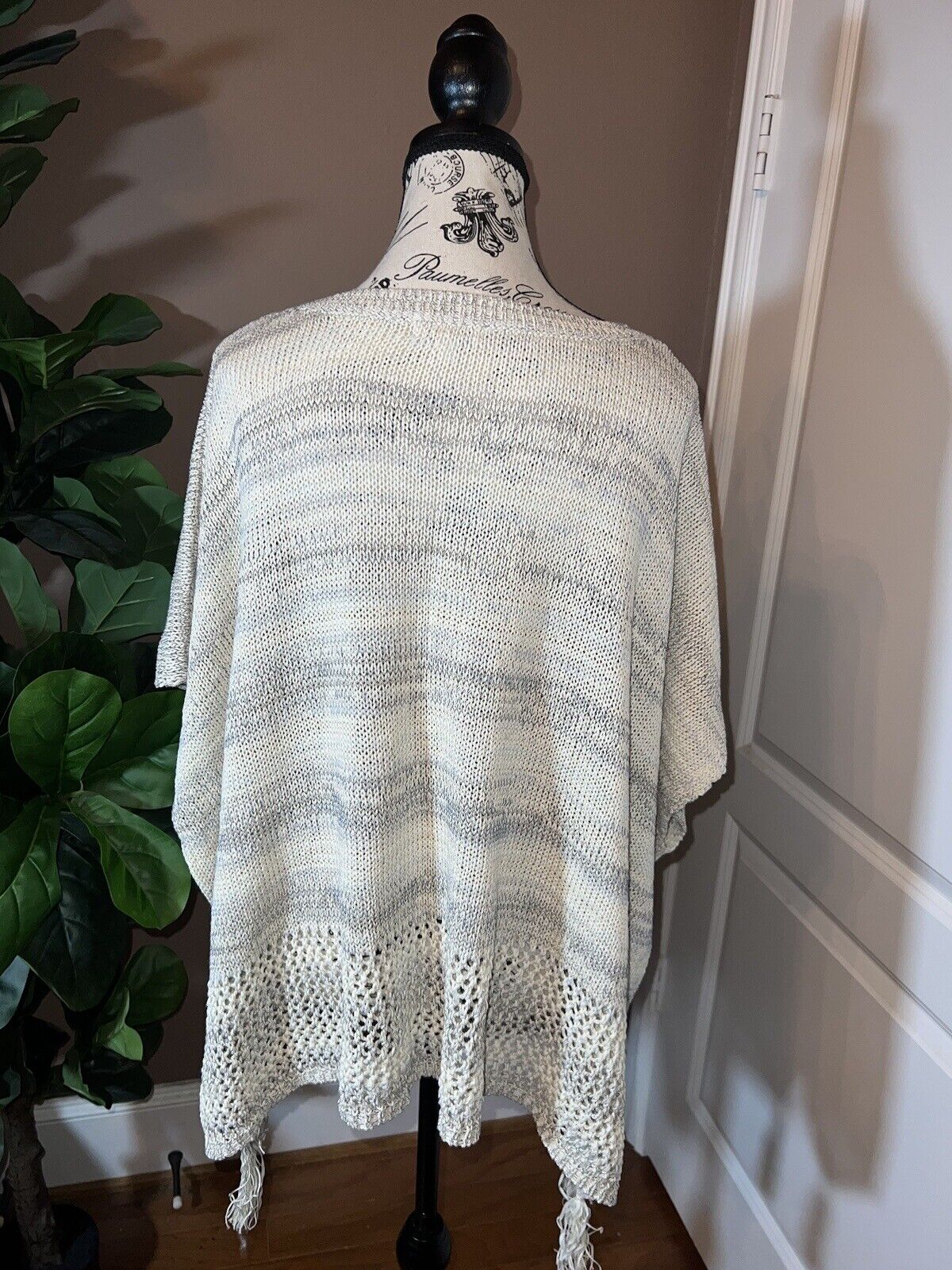 Johnny Was Poncho With Tassels Sweater O/S One Size Cream & Tan  BEACH