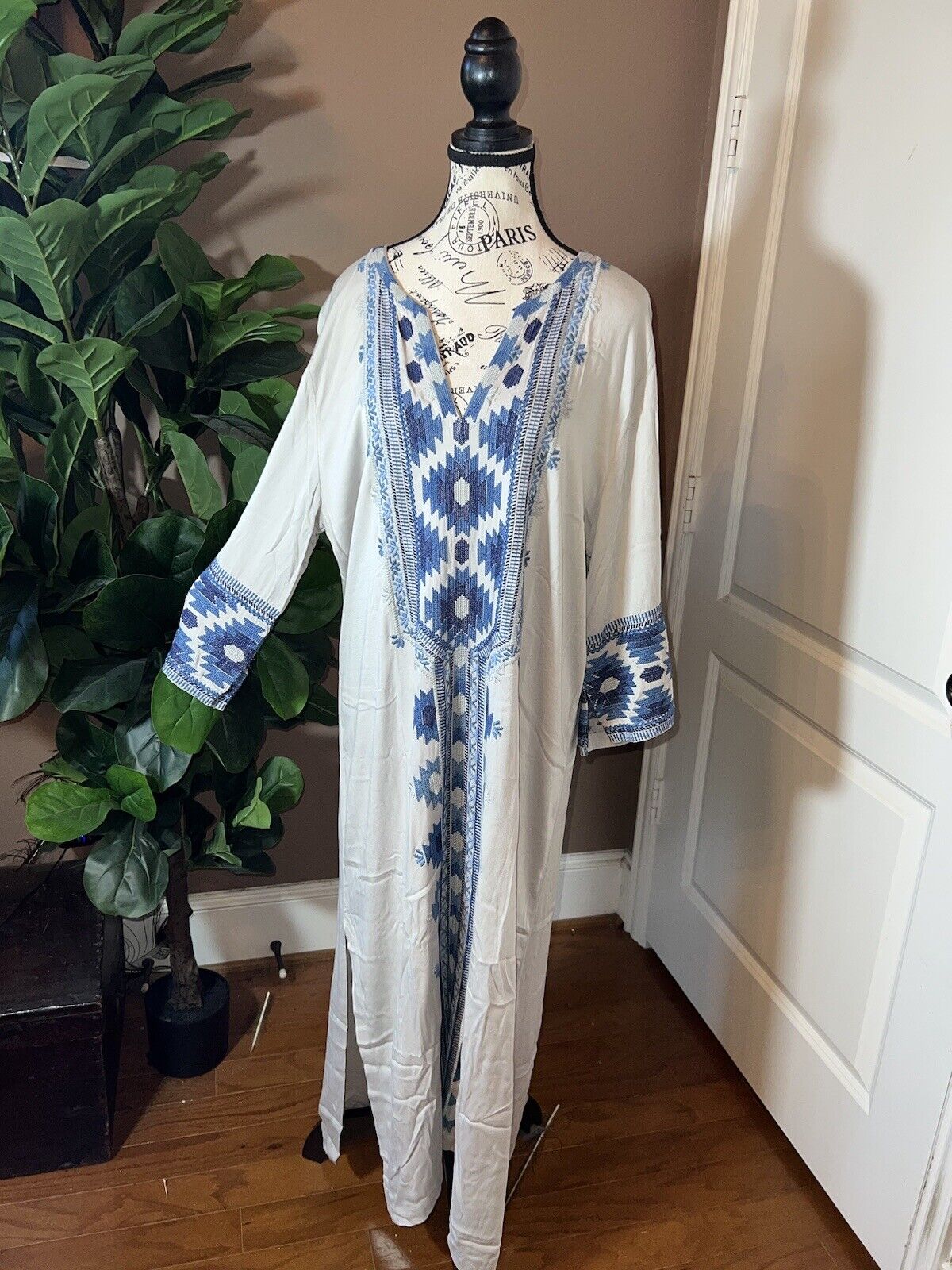 Johnny Was Sz XL Maxi Dress Cover Up Kaftan Silky Soft Light Grey/Blue/White