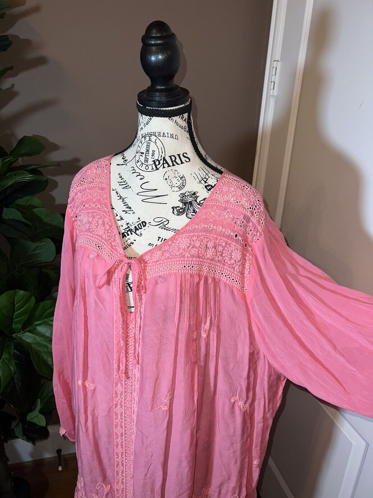 Johnny Was Embroidered Silky Tunic Top Pink Eyelet Lace 2X 2XL XXL Beautiful