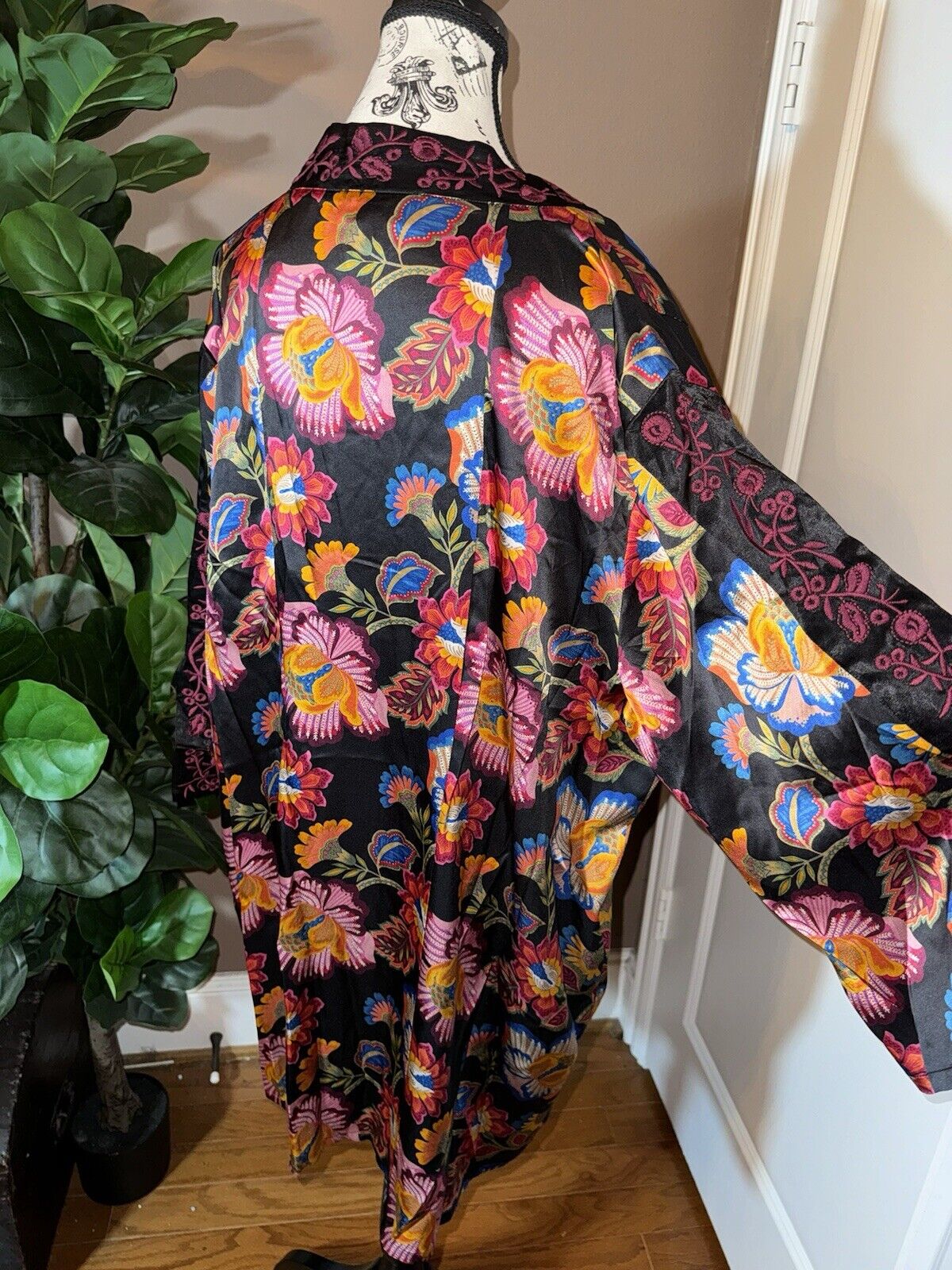 Johnny Was 100% Silk Kimono XL 1X 1XL Embroidered Jewel Tone STUNNING