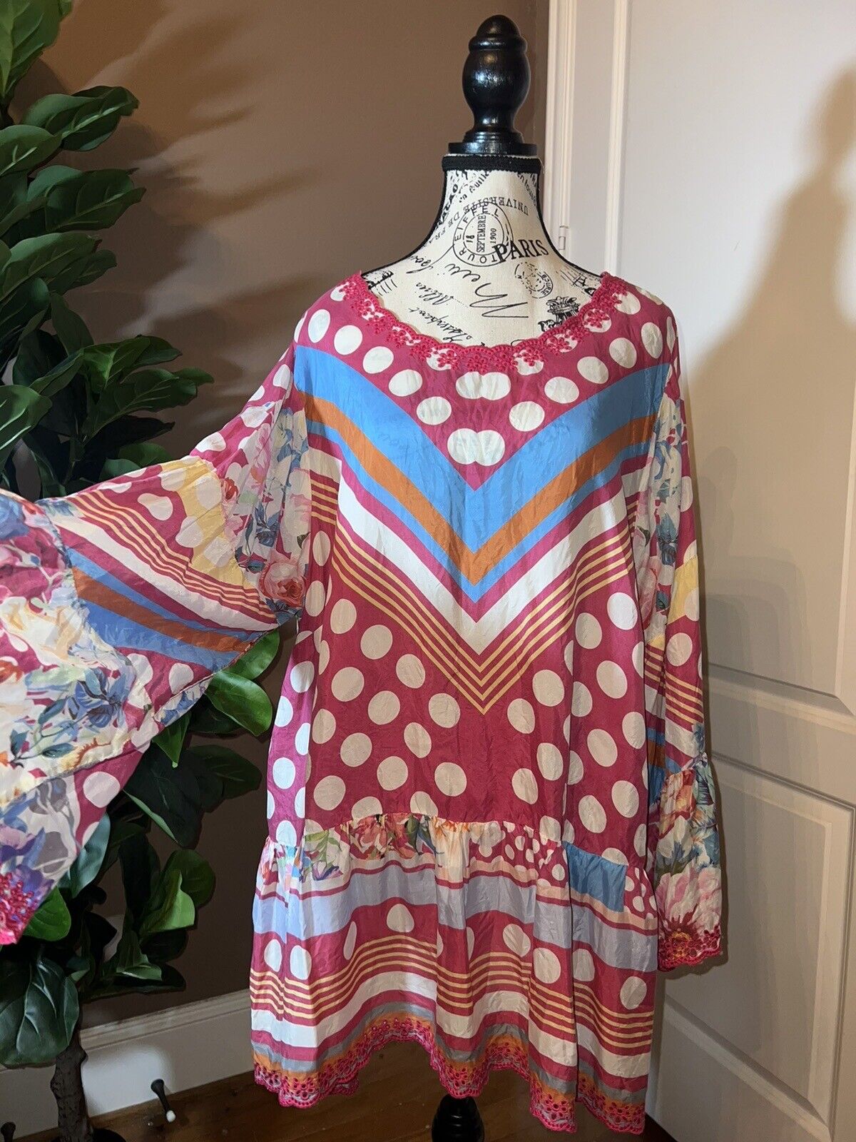 Johnny Was Tunic Top Kimono 1X 1XL XL 100% Silk Sleeves Pink Blue Floral Dots