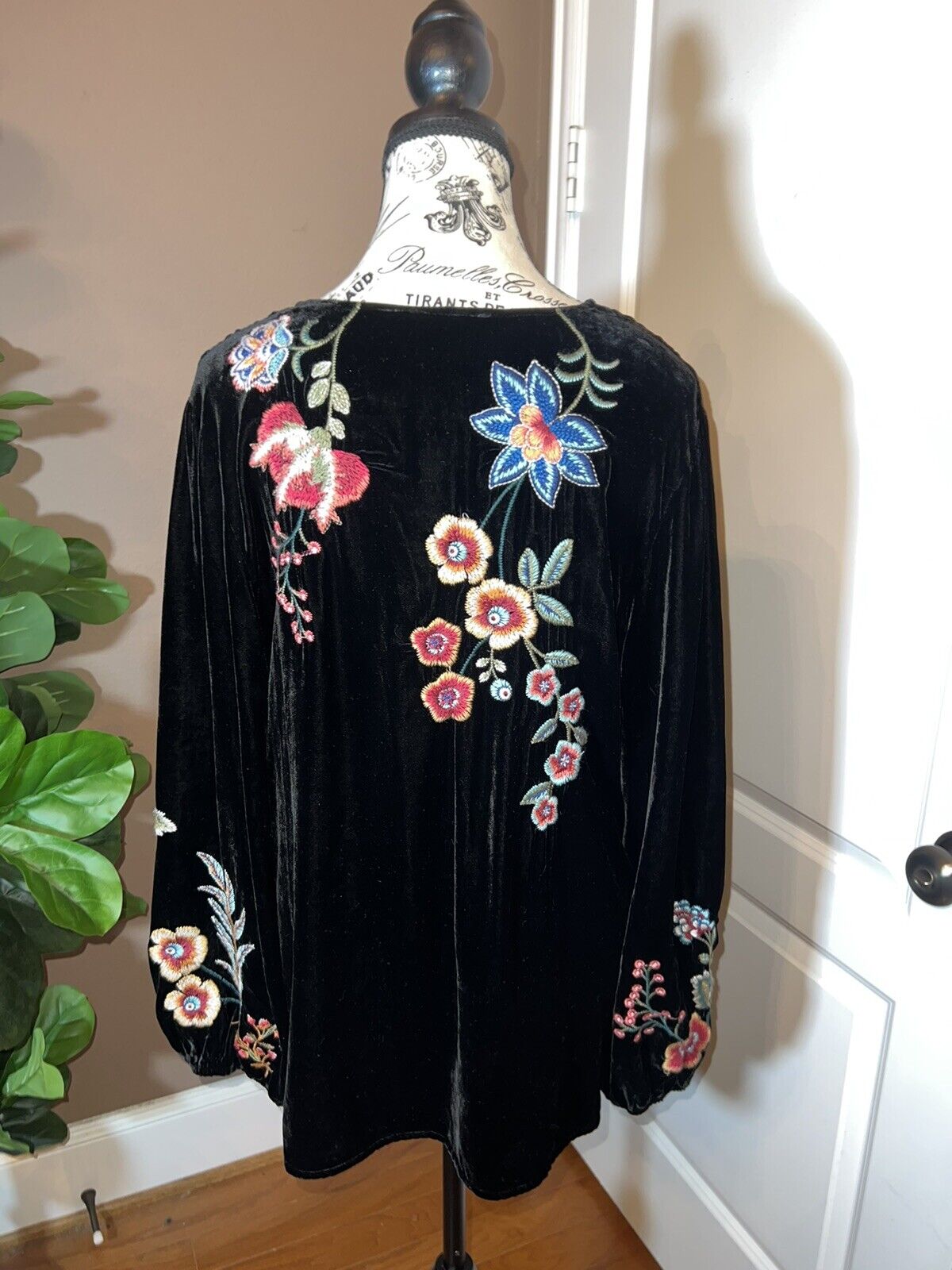 Johnny Was Black Velvet Heavily Embroidered Tunic Top XL Peasant