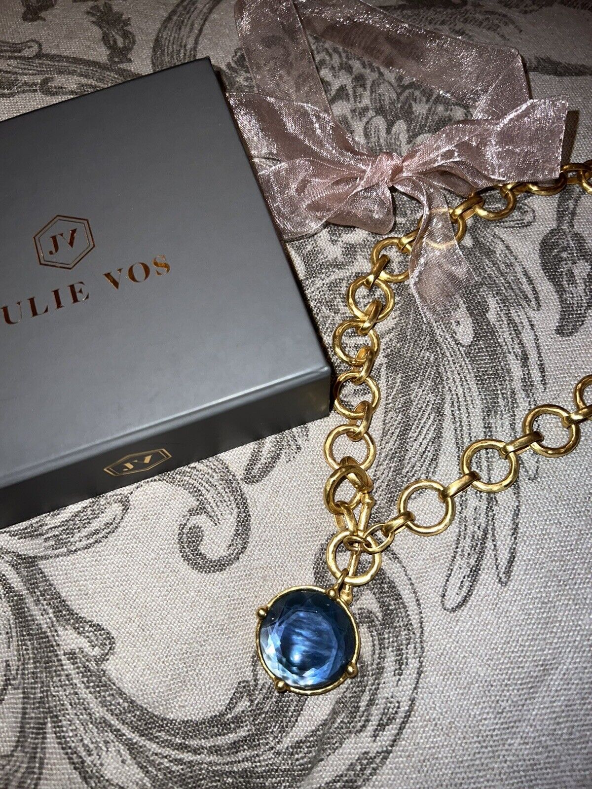 Julie Vos Iridescent Blue Statement Toggle Link Necklace Pendant Bee 19”