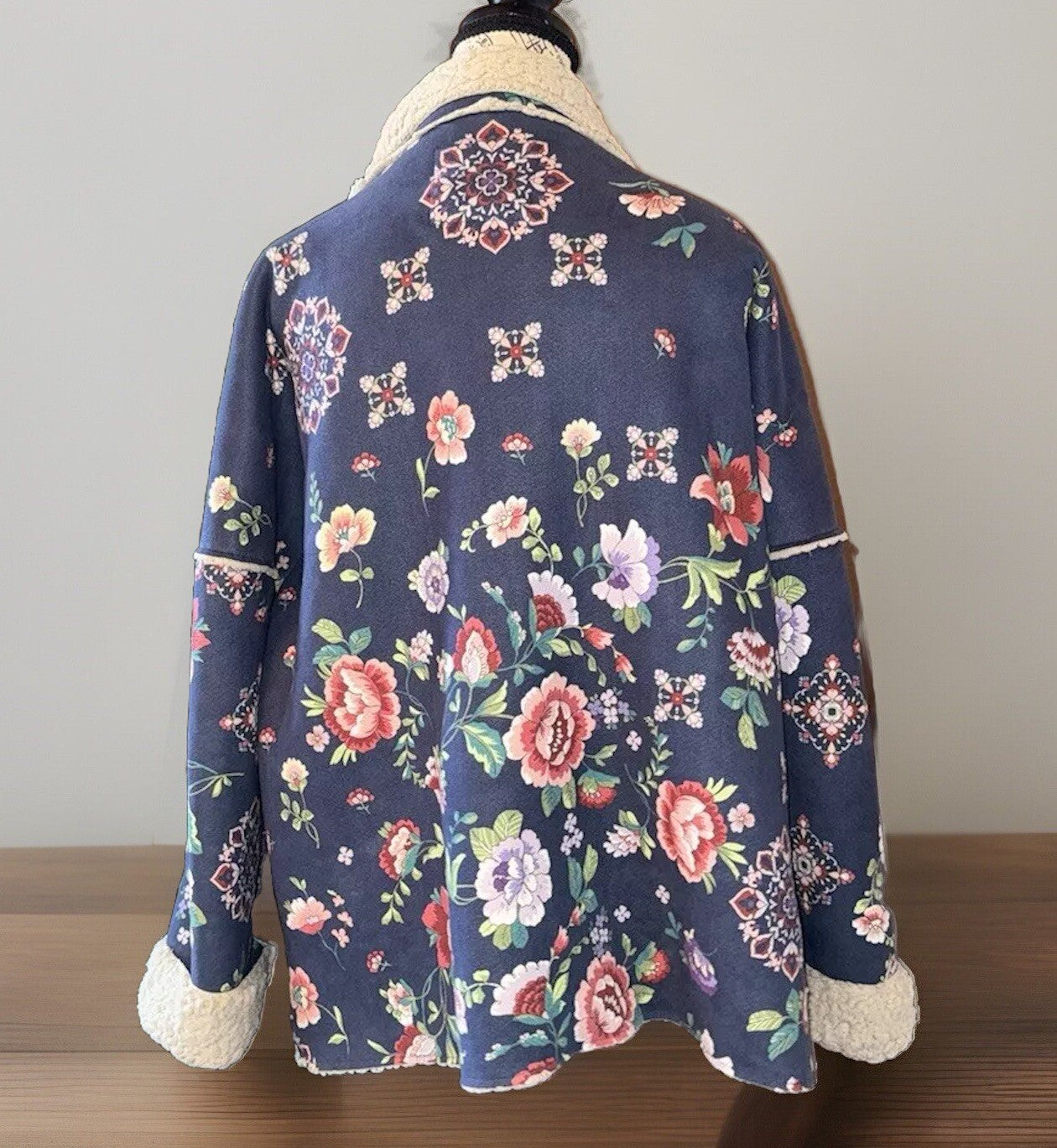 Johnny Was L Navy Blue Coat Jacket Faux Suede & Shearling Oversized Floral Johnny Was Pete & Greta