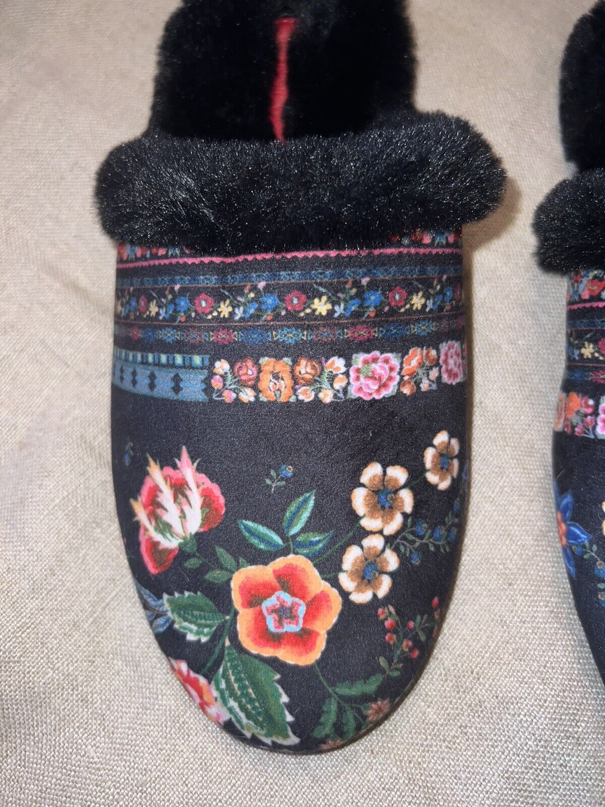 Johnny Was Black Faux Fur Floral Slippers sz 9 NWOB