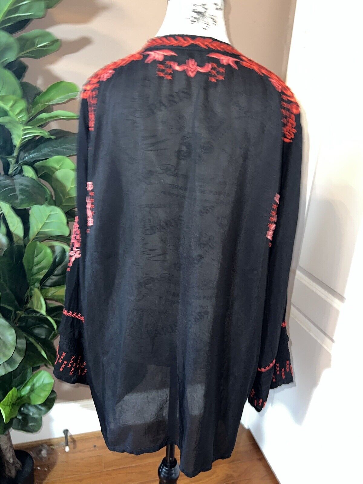 Johnny Was Silky Top Long Sleeve Button Up XXL 2X Gorgeous Black & Red Tunic