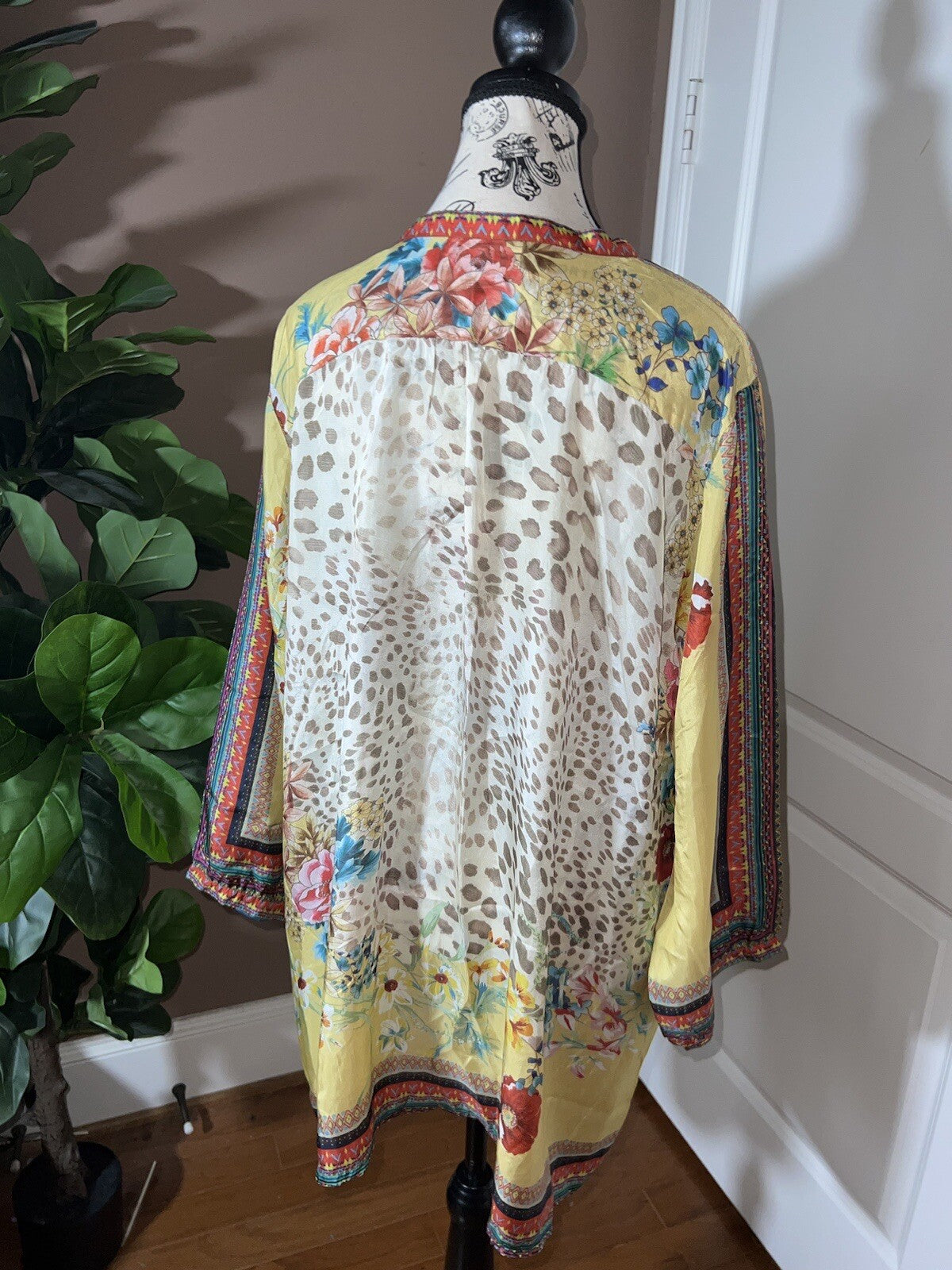 100% Silk Johnny Was Tunic Top XL Soft & Flowy Leopard & Flower Johnny Was