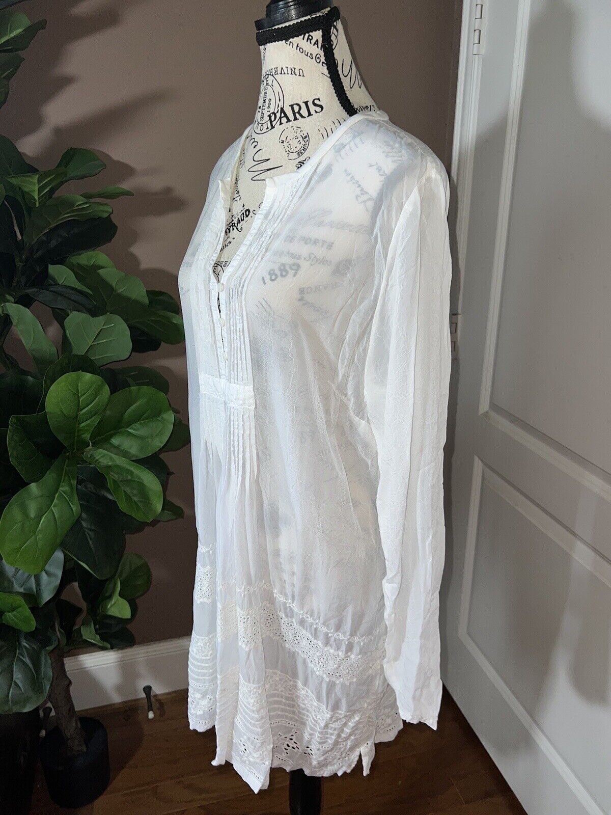 Johnny Was White Embroidered Silky Tunic Top Mini Dress M Medium Vintage Classic