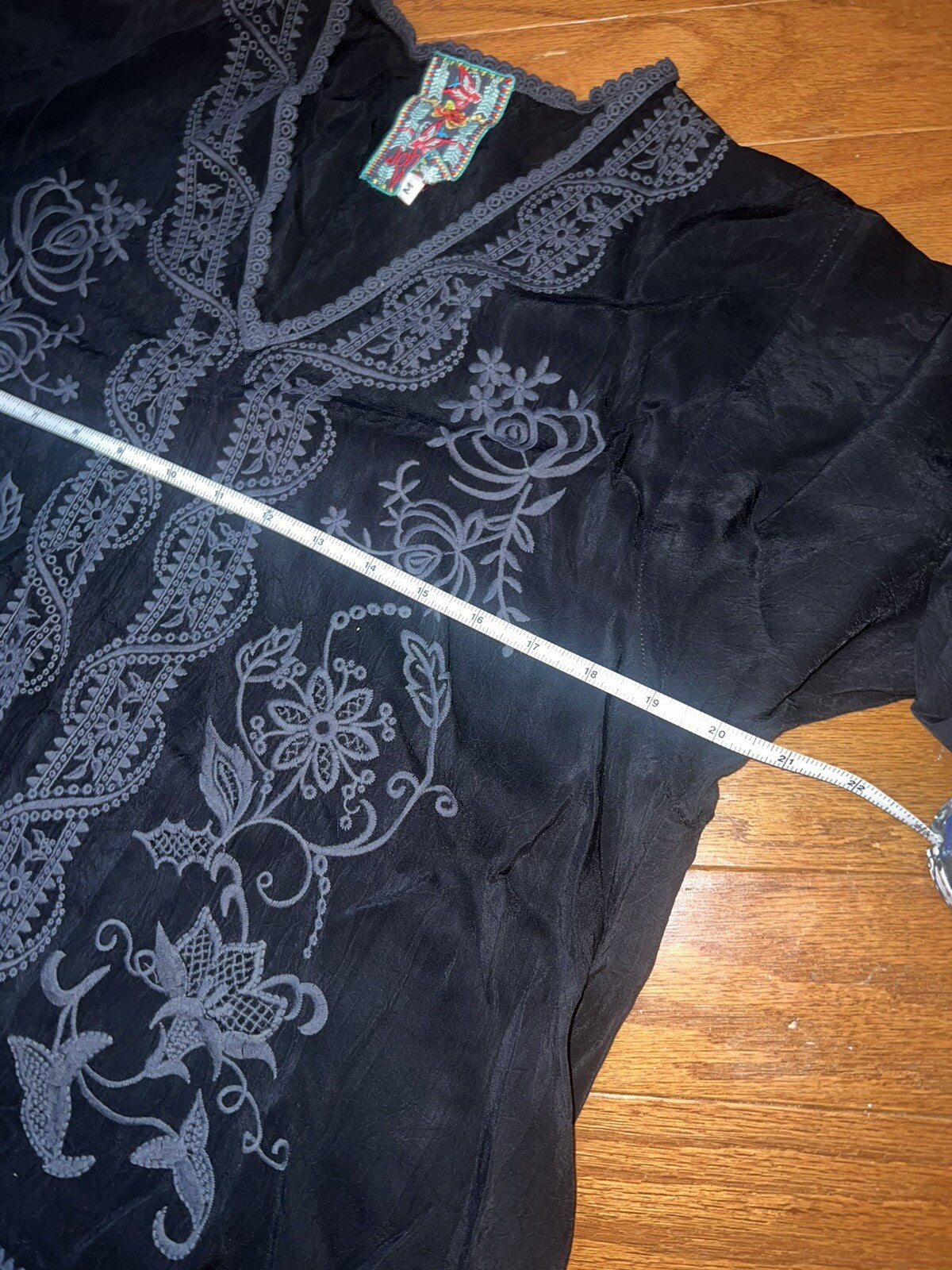 Johnny Was M Black Tunic Top Eyelet & Lace Silky Kimono Sleeves Lightweight Cool Johnny Was