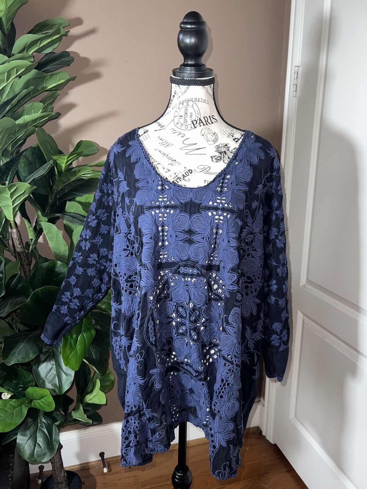 Johnny Was Sz XL Silky Navy Blue Tunic Top Tonal Eyelet Embroidery