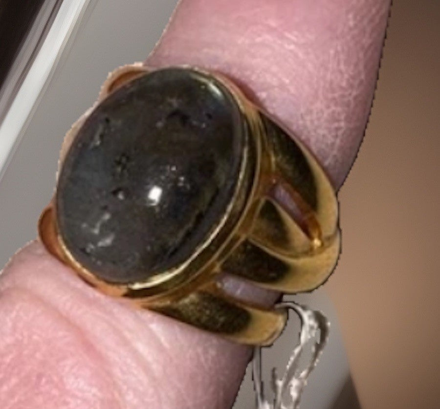 8900948