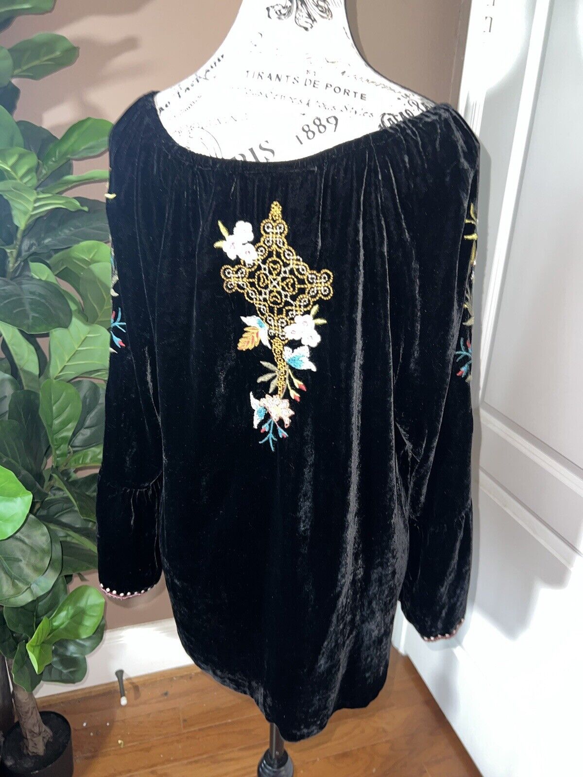 Johnny Was Black Velvet Embroidered Peasant Tunic Top Kimono Sz M Medium