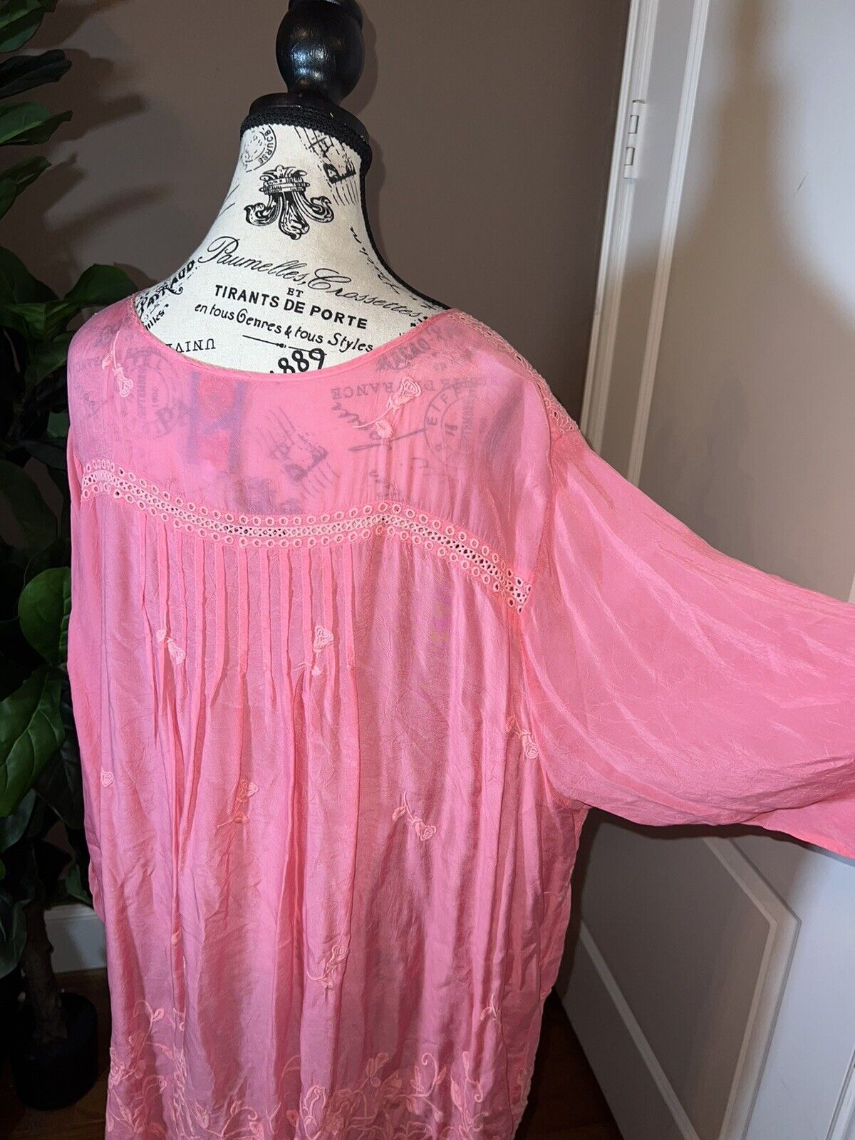 Johnny Was Embroidered Silky Tunic Top Pink Eyelet Lace 2X 2XL XXL Beautiful