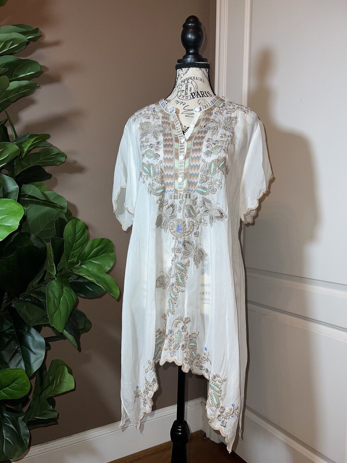 Johnny Was Sz XL Silky Soft White Tunic Top Mini Dress Pastel & Gold Embroidery